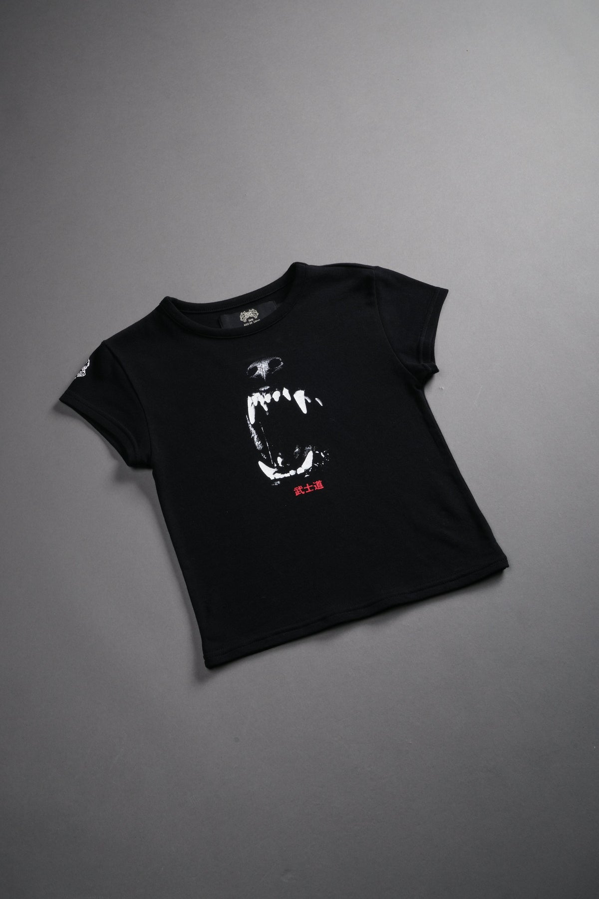 Blood Thirsty Kanji "Baby" Tee in Black - imagem 7