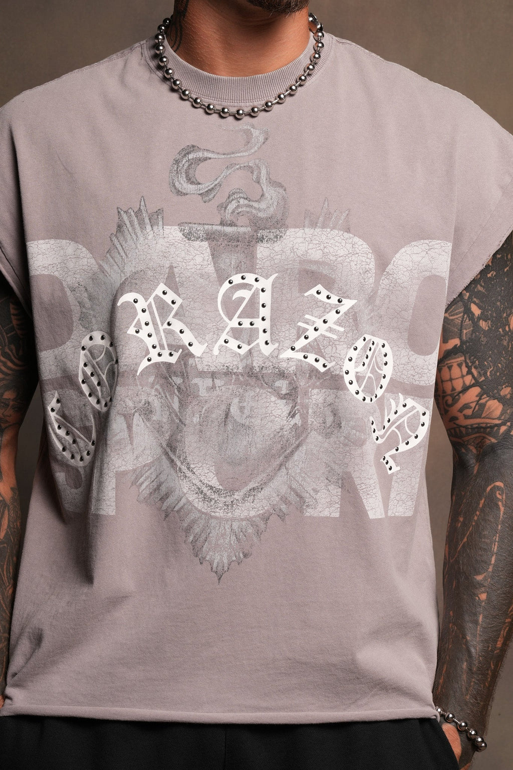 Ds Corazon Grunge Cut-Off Tee In Pale Gray
