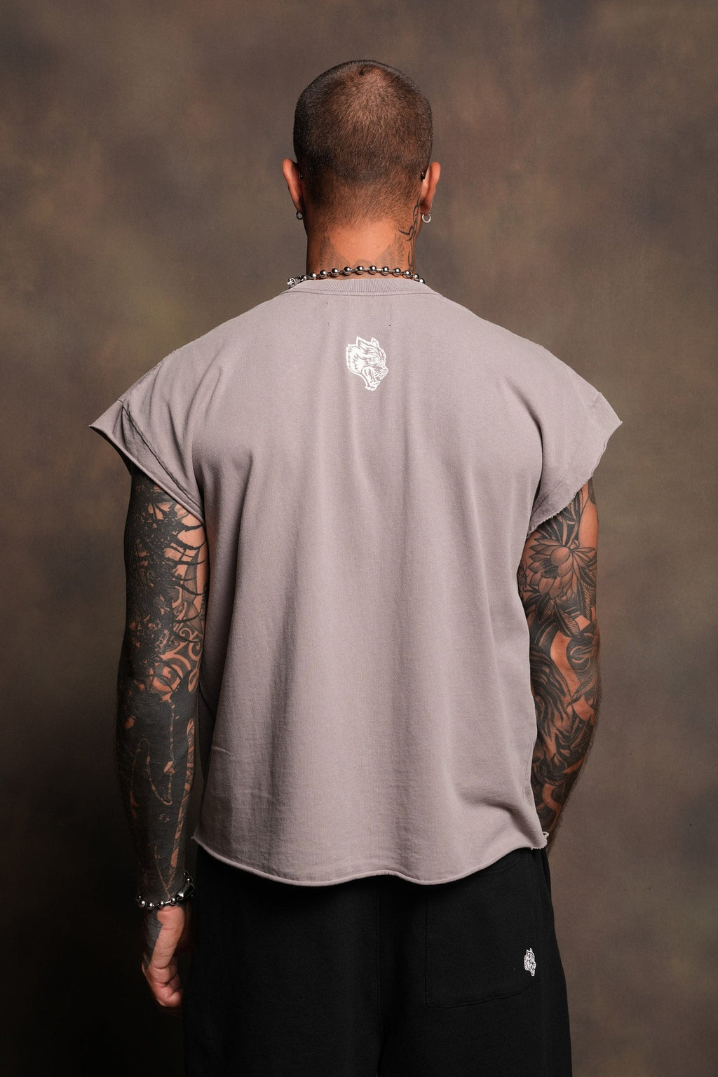 Ds Corazon Grunge Cut-Off Tee In Pale Gray