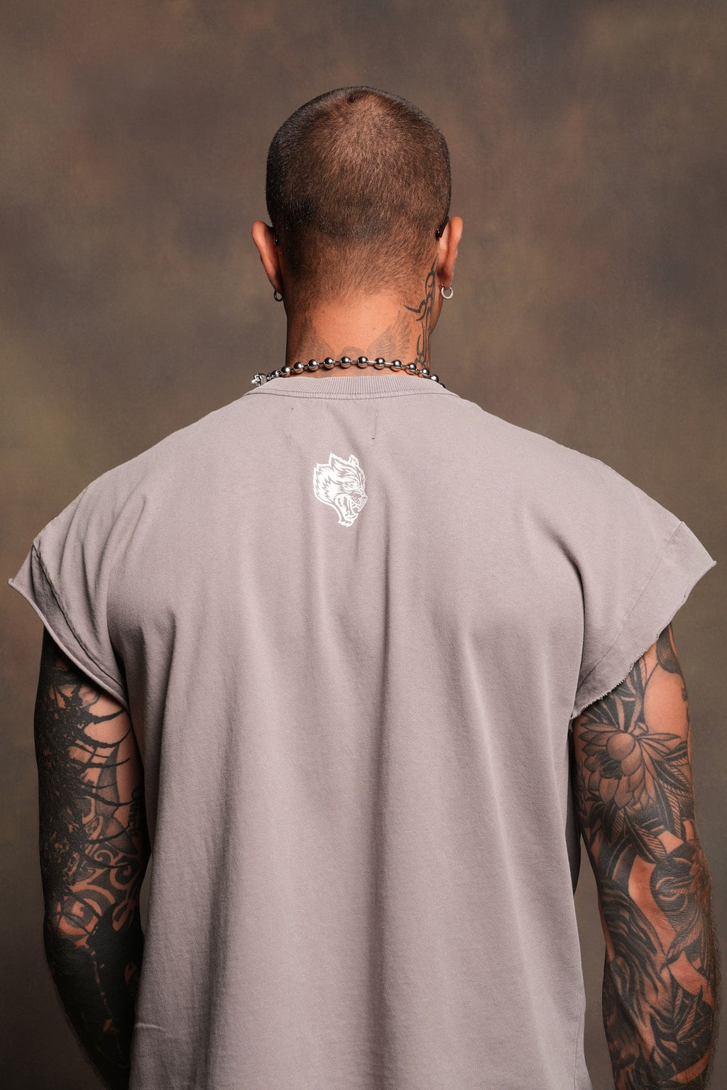 Ds Corazon Grunge Cut-Off Tee In Pale Gray