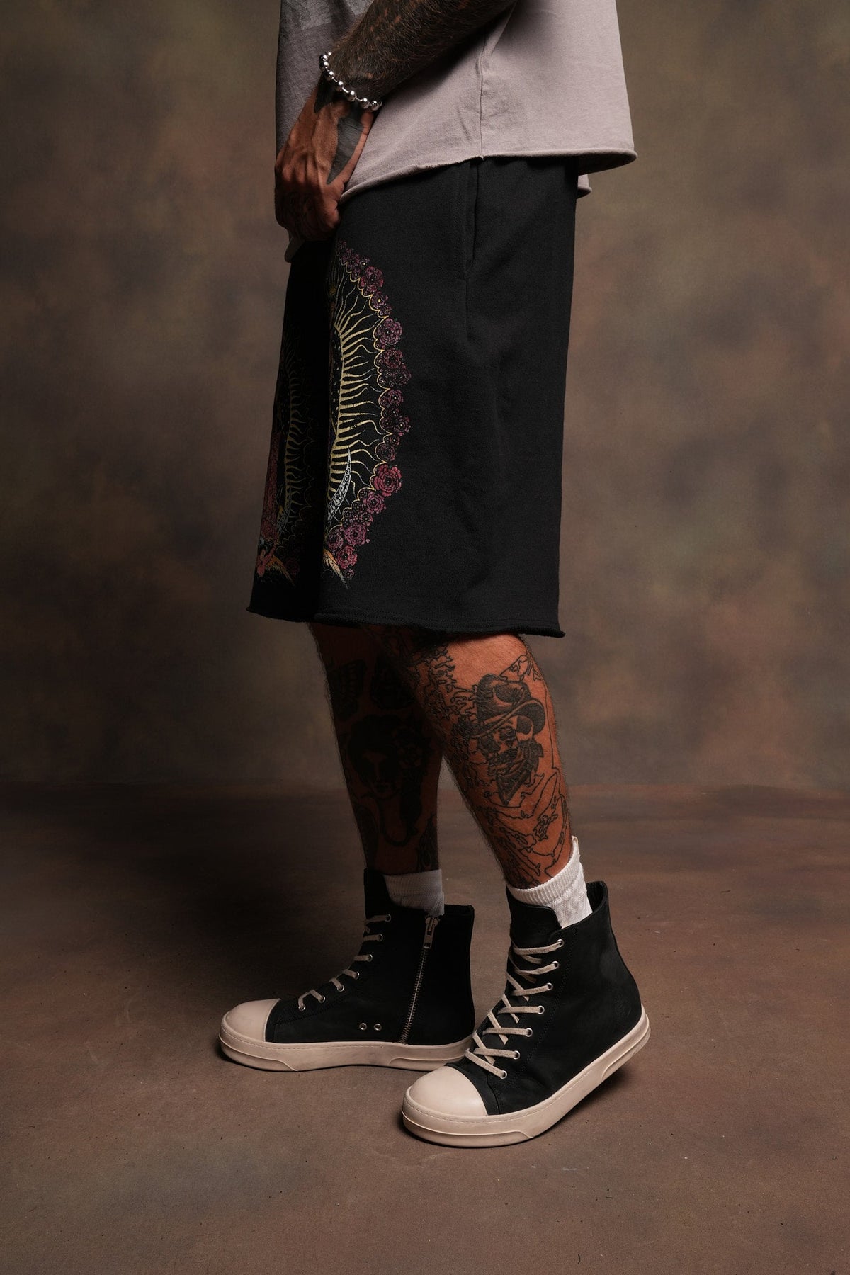Dama De Las Rosas Grunge Oversized Raw Hem Post Lounge Sweat Shorts In Black