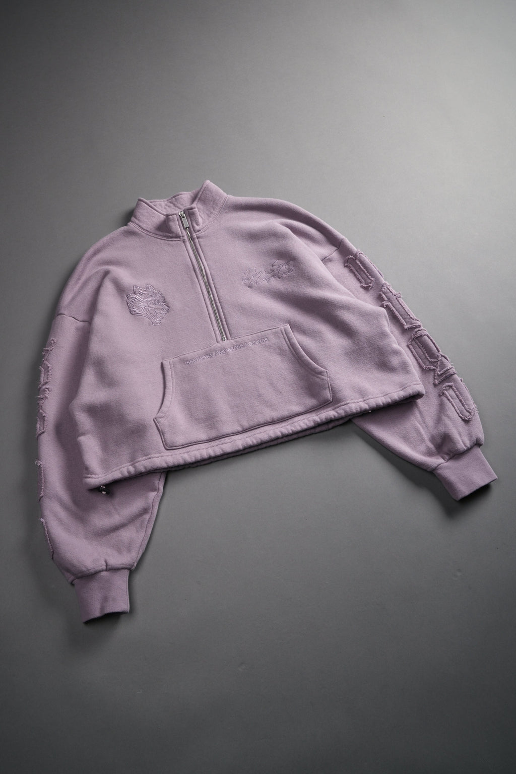 Our Mantra Appliqué Oversized "Everson" Mockneck in Purple Smoke - imagem 6