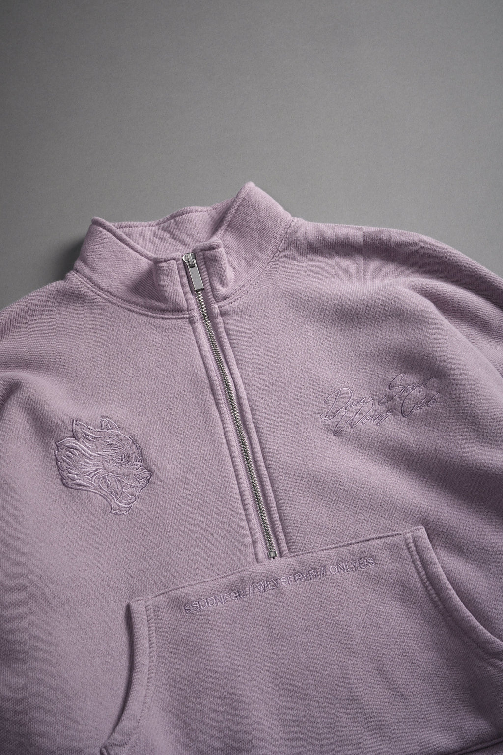 Our Mantra Appliqué Oversized "Everson" Mockneck in Purple Smoke - imagem 7