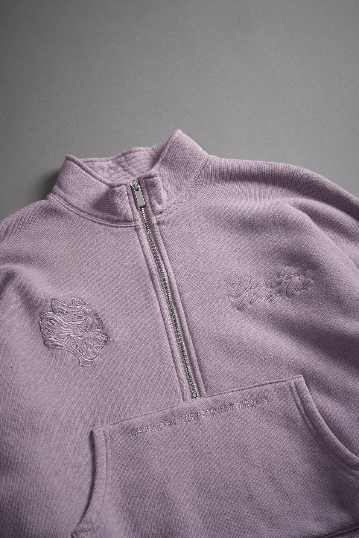 Our Mantra Appliqué Oversized "Everson" Mockneck in Purple Smoke - imagem 7
