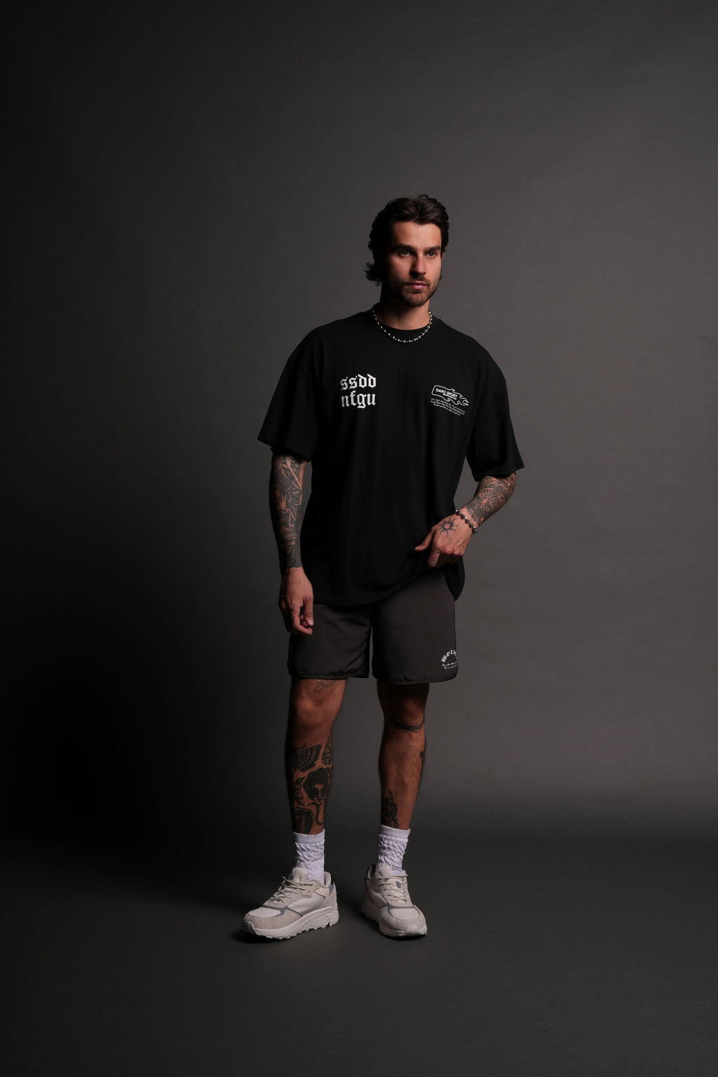 Three Wolves "Premium" Oversized Tee in Black — imagem 4