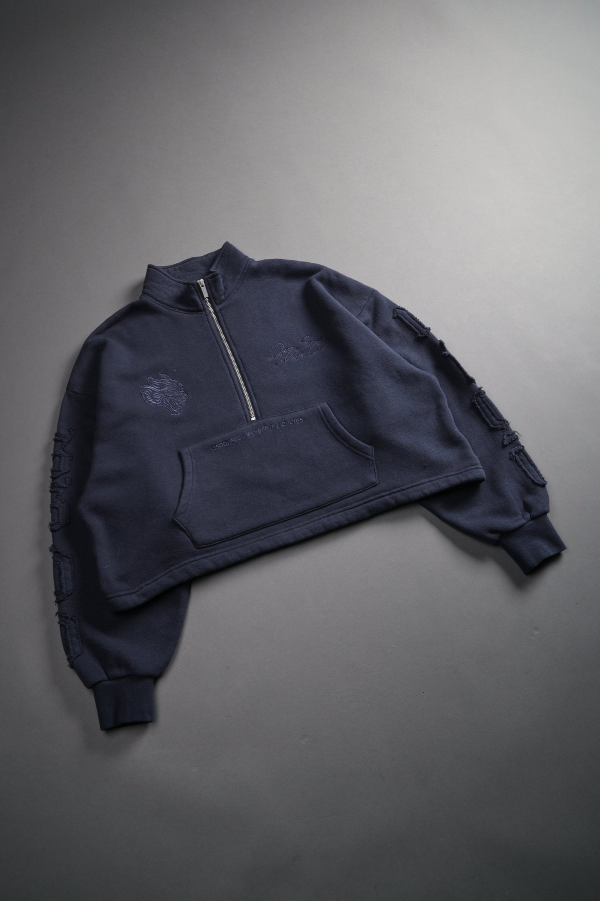 Our Mantra Appliqué Oversized "Everson" Mockneck in Midnight Blue - imagem 5