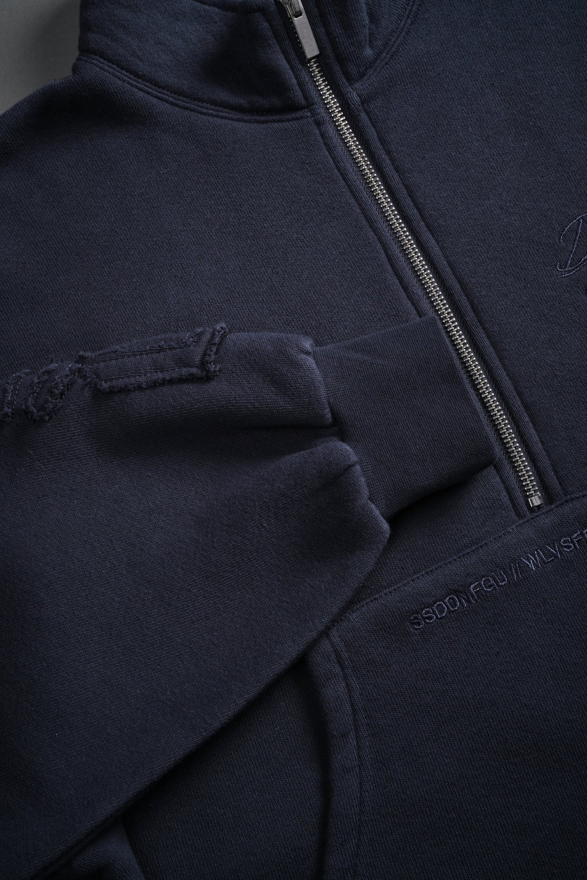 Our Mantra Appliqué Oversized "Everson" Mockneck in Midnight Blue - imagem 7