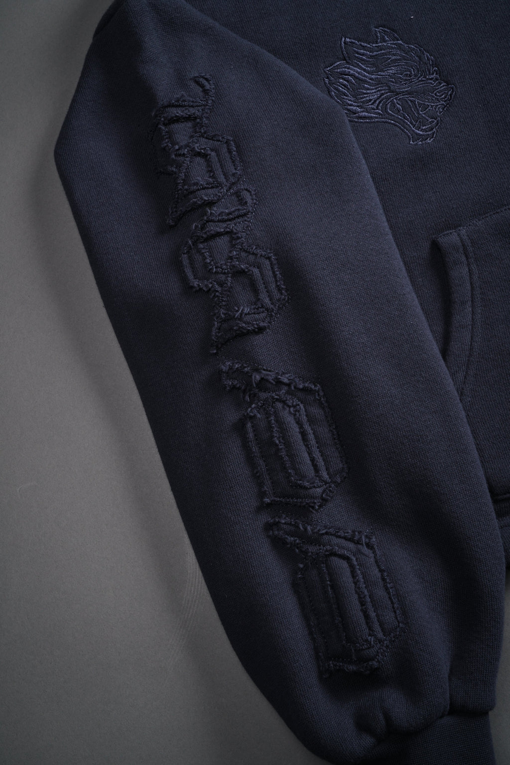 Our Mantra Appliqué Oversized "Everson" Mockneck in Midnight Blue - imagem 8