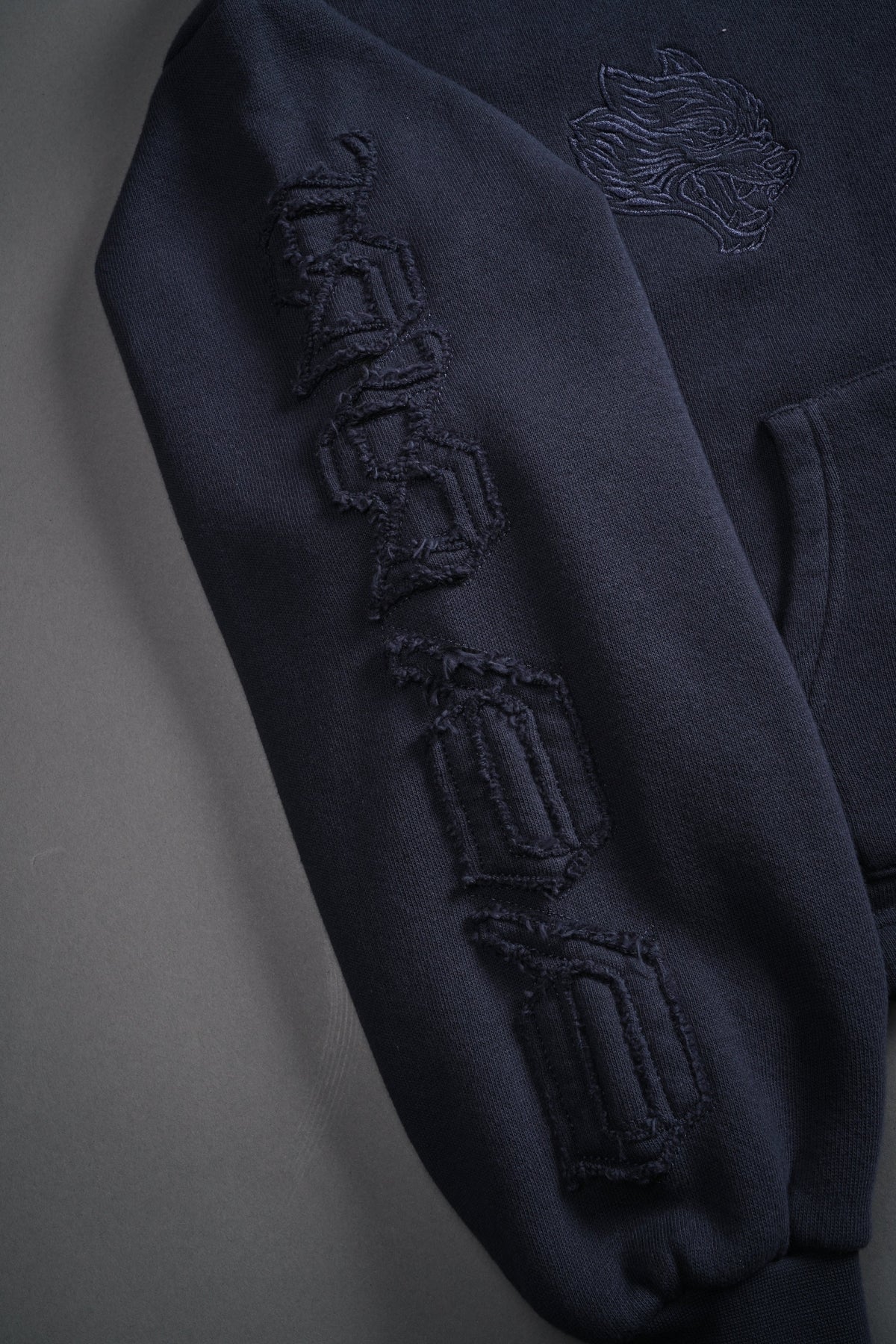 Our Mantra Appliqué Oversized "Everson" Mockneck in Midnight Blue - imagem 8