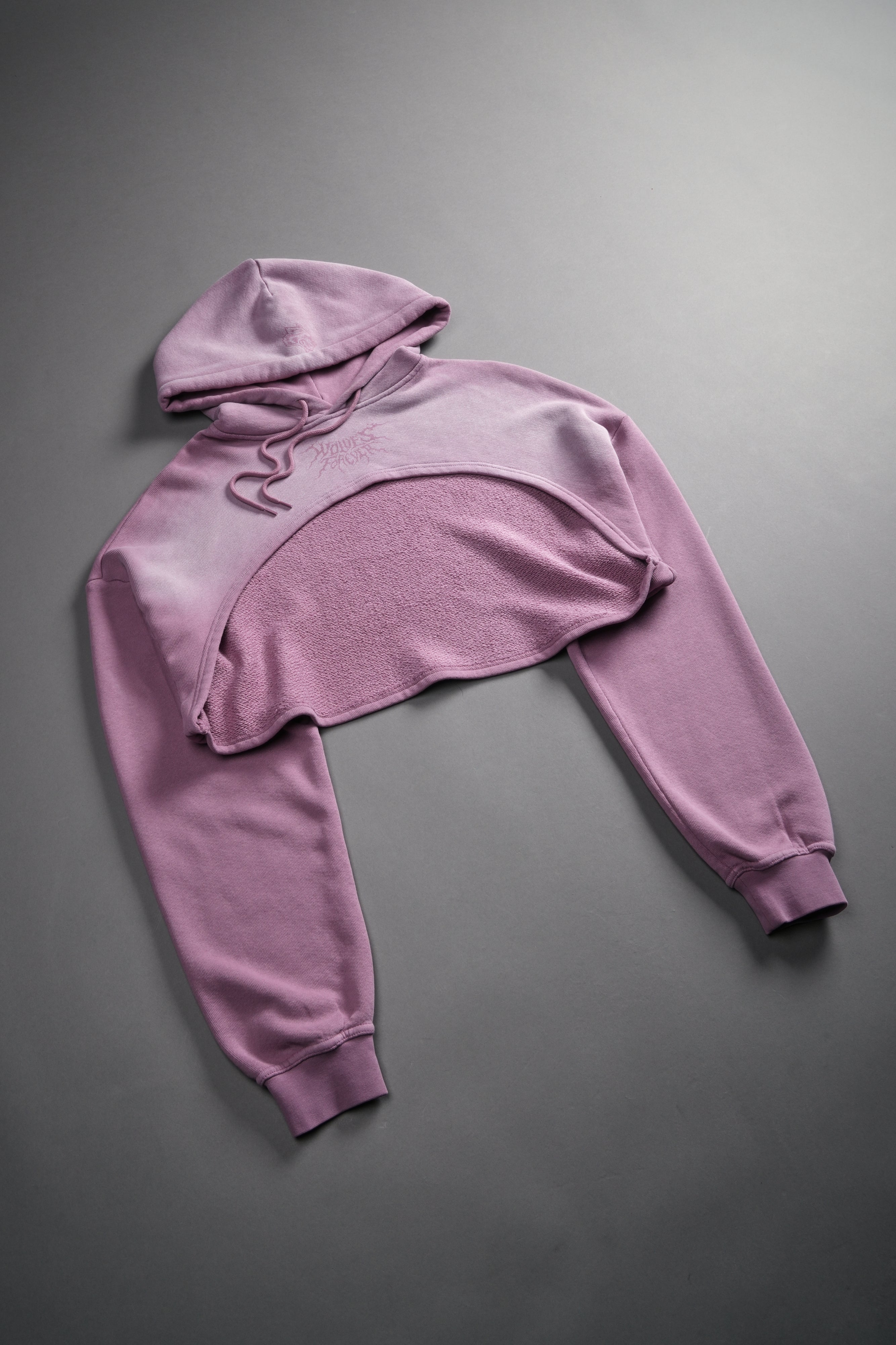 Forged From Iron "Willow" Cropped Hoodie in Pink Smoke Spine Sun Fade — imagem 7