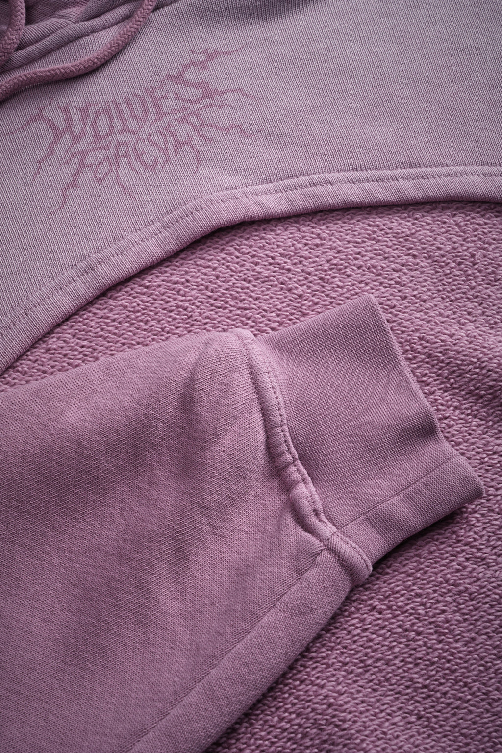 Forged From Iron "Willow" Cropped Hoodie in Pink Smoke Spine Sun Fade — imagem 10