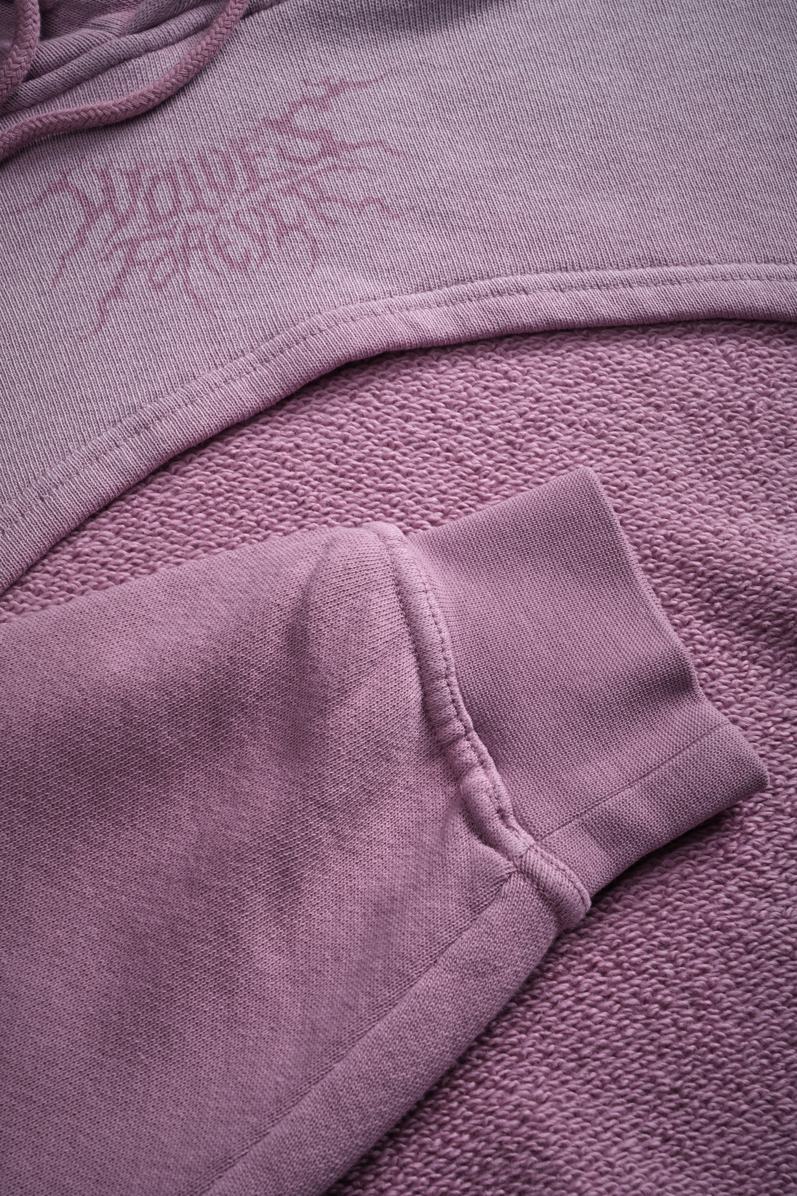 Forged From Iron "Willow" Cropped Hoodie in Pink Smoke Spine Sun Fade — imagem 10