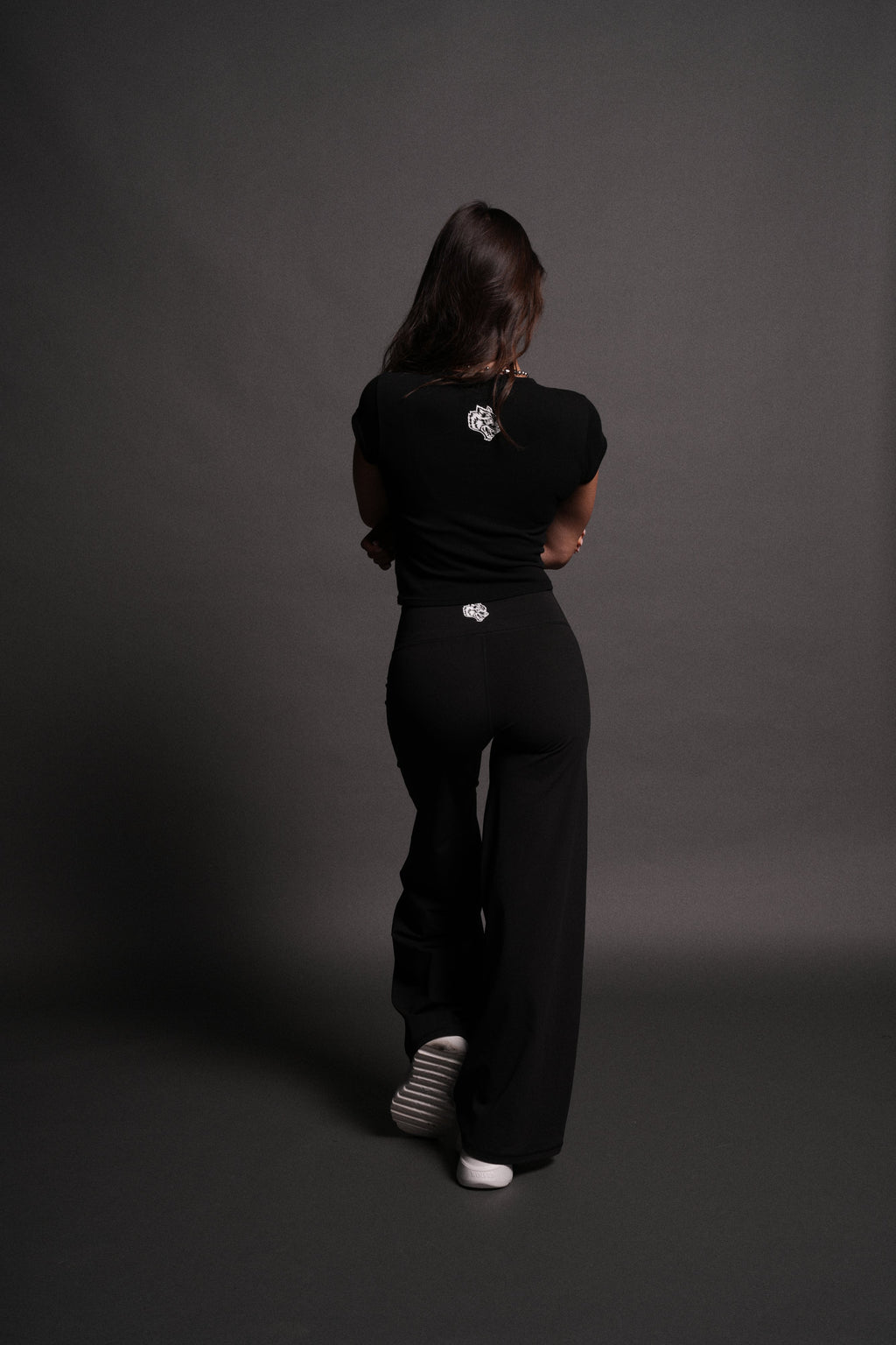 Memento Amore "Baby" Tee in Black — imagem 6