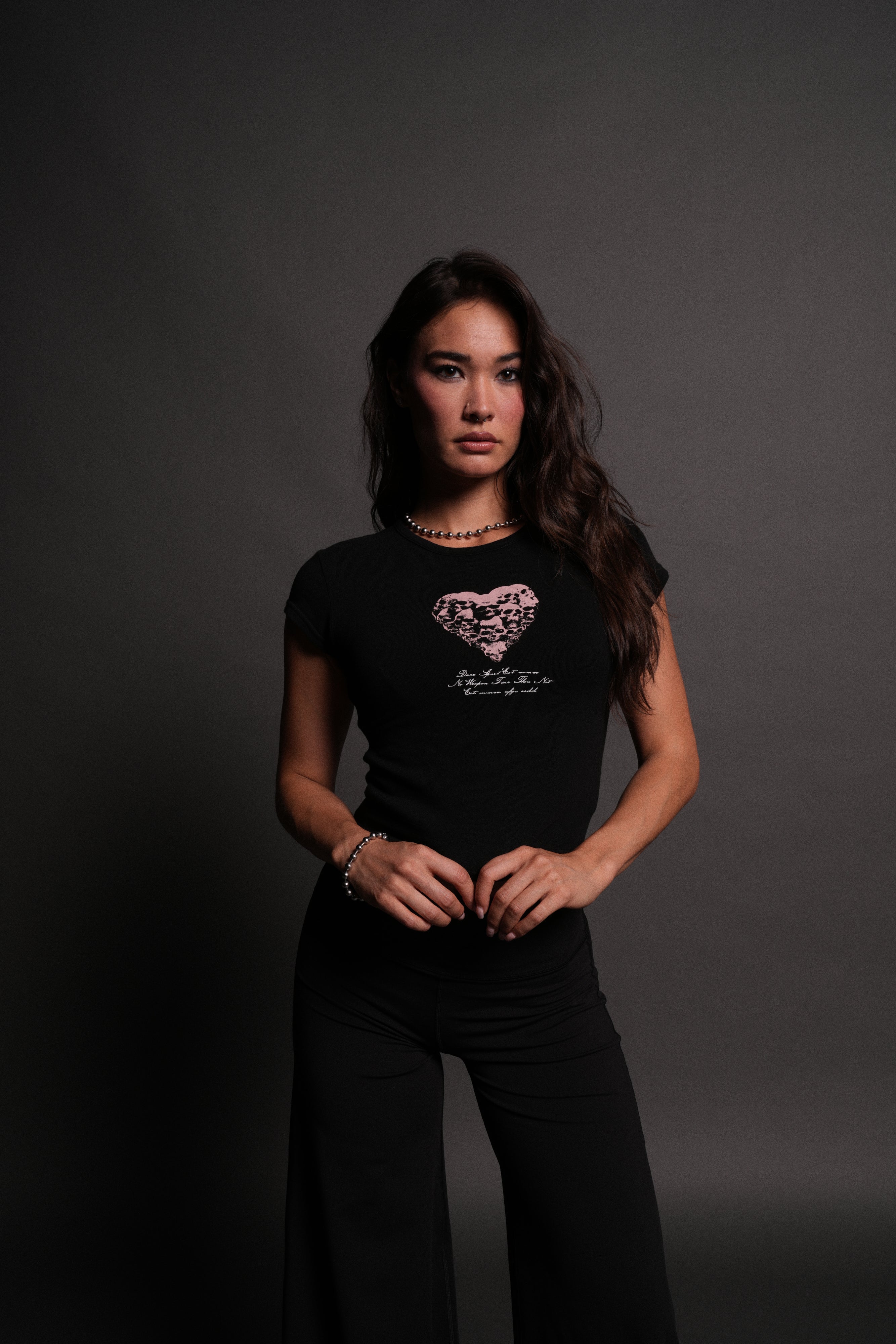 Memento Amore "Baby" Tee in Black — imagem 1