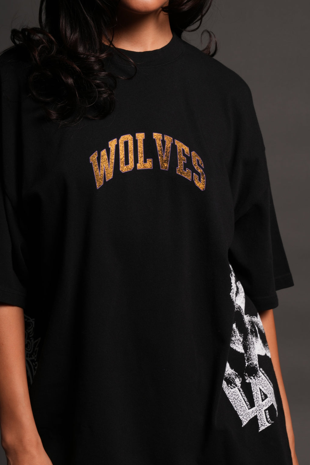 La Has Your Back Premium Oversized Tee in Black — imagem 13
