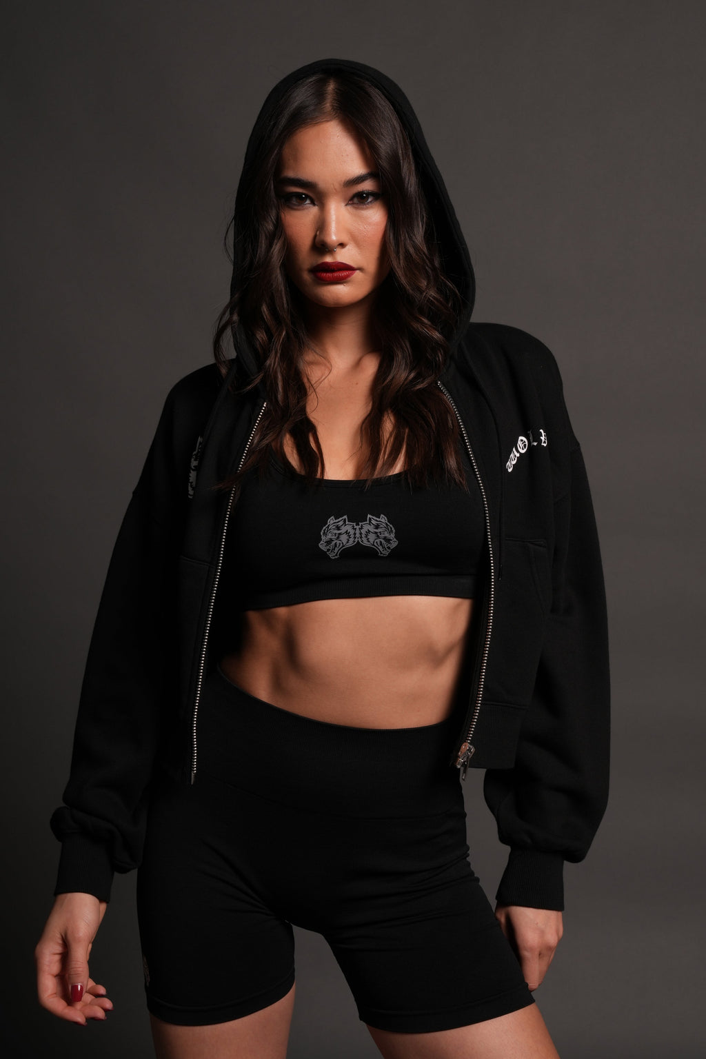 Los Cherub Distressed Grunge Mid Length Raw Hem Zip Hoodie in Black — imagem 9