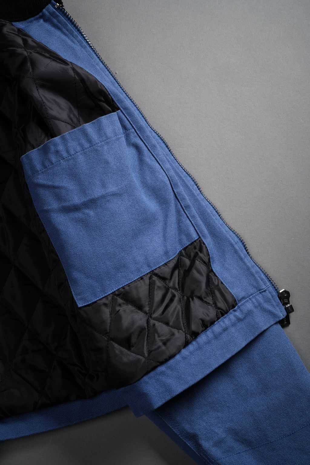 Her Grit Wayland Cropped Jacket in Denim — imagem 11