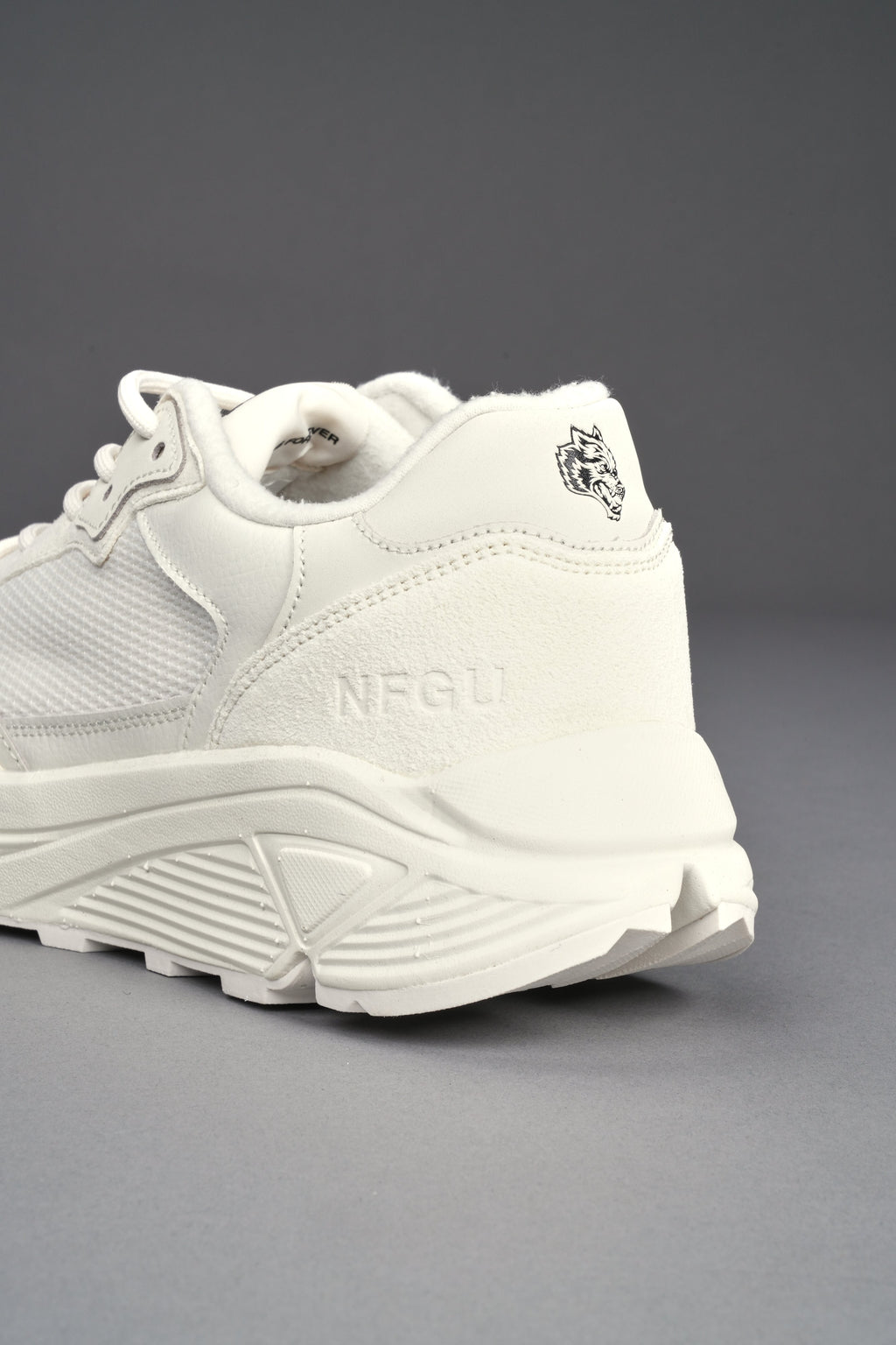 Run-1 Shoes in Cream/Black — imagem 6