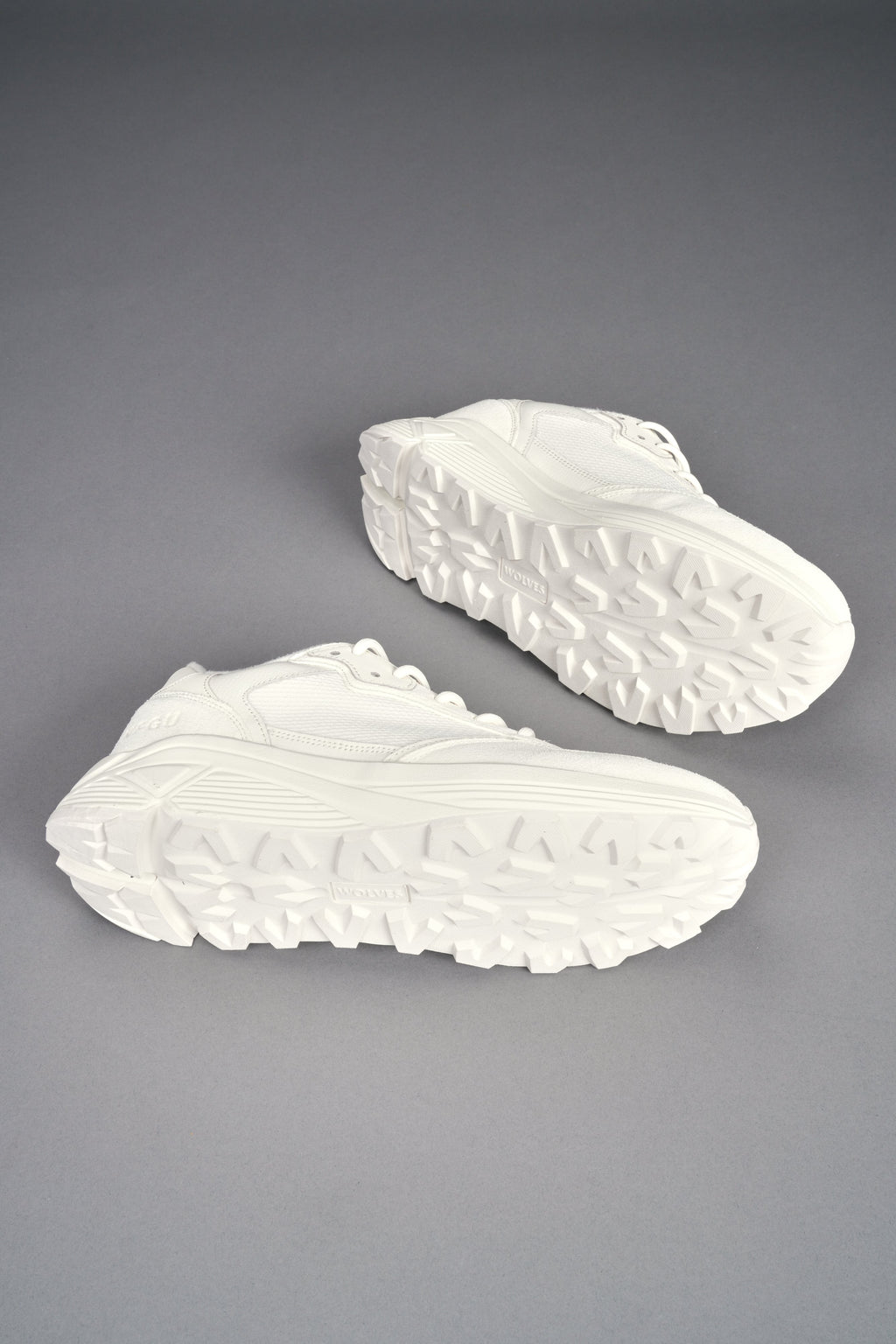 Run-1 Shoes in Cream/Black — imagem 10