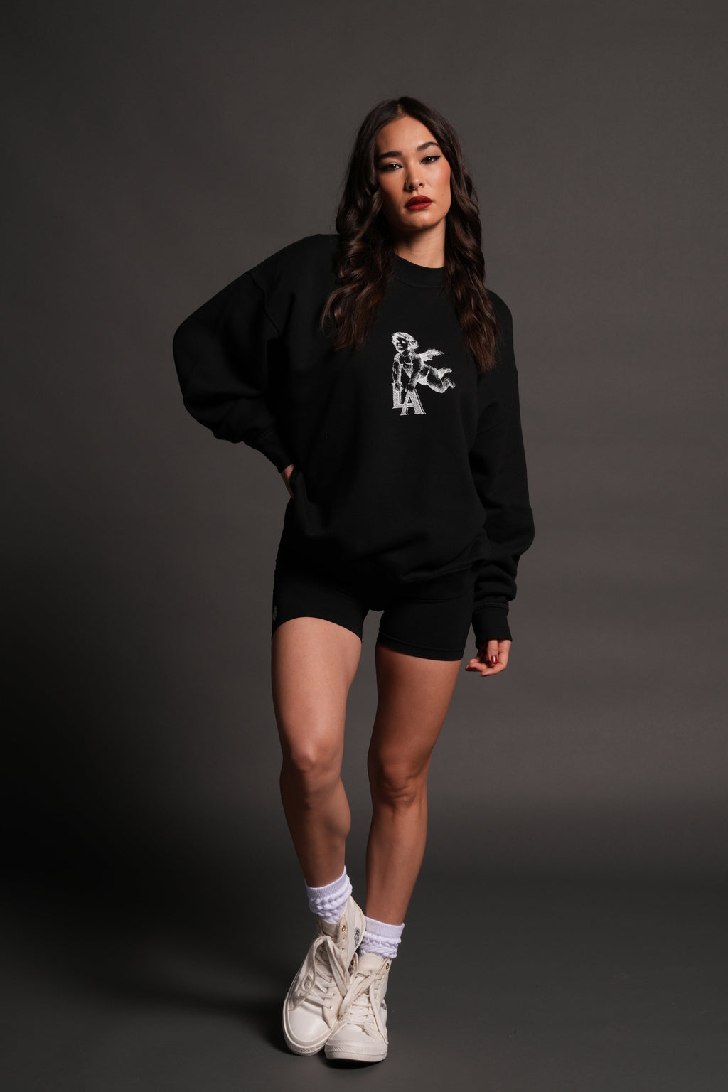 La Cherub London Crewneck in Black — imagem 15