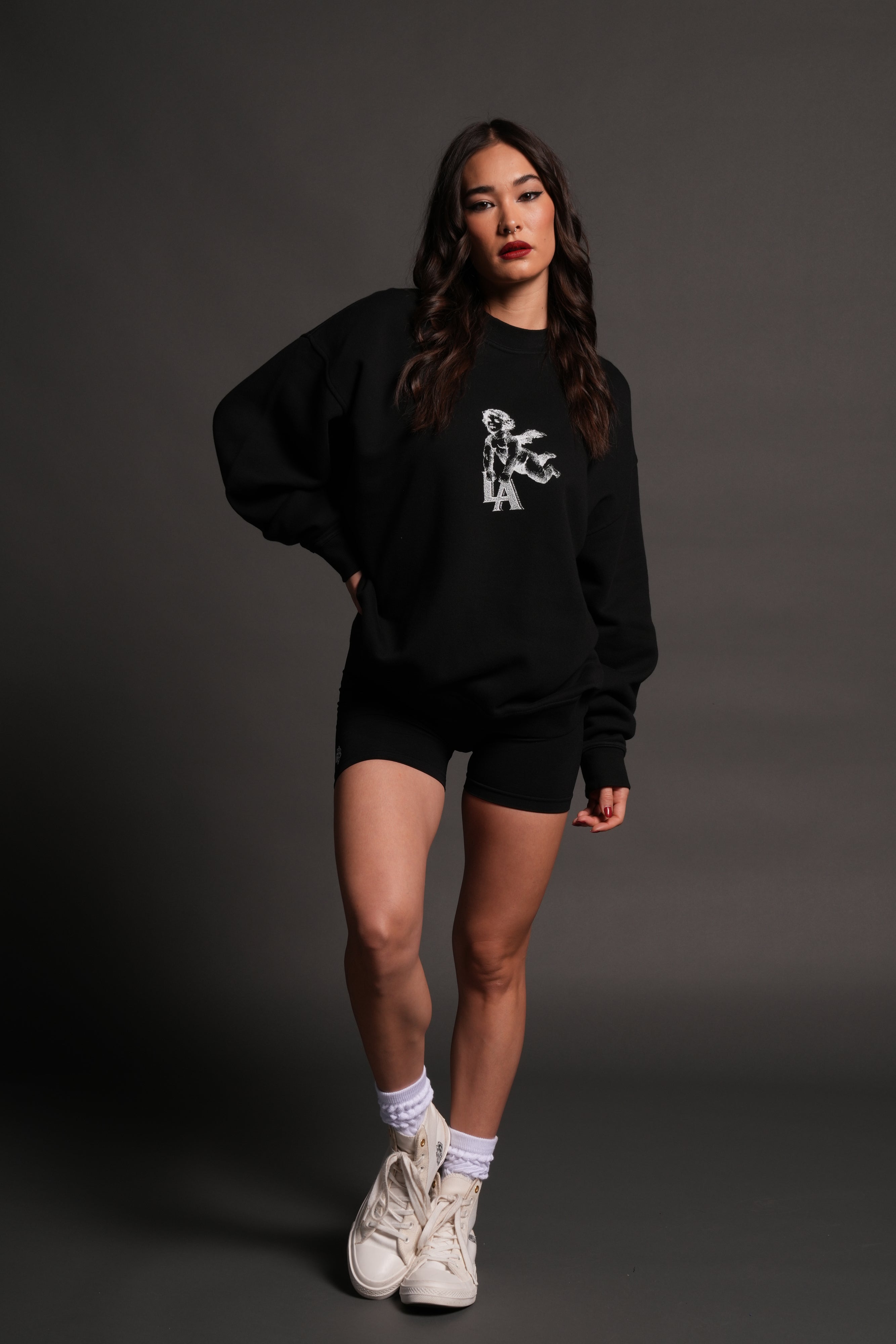 La Cherub London Crewneck in Black — imagem 15