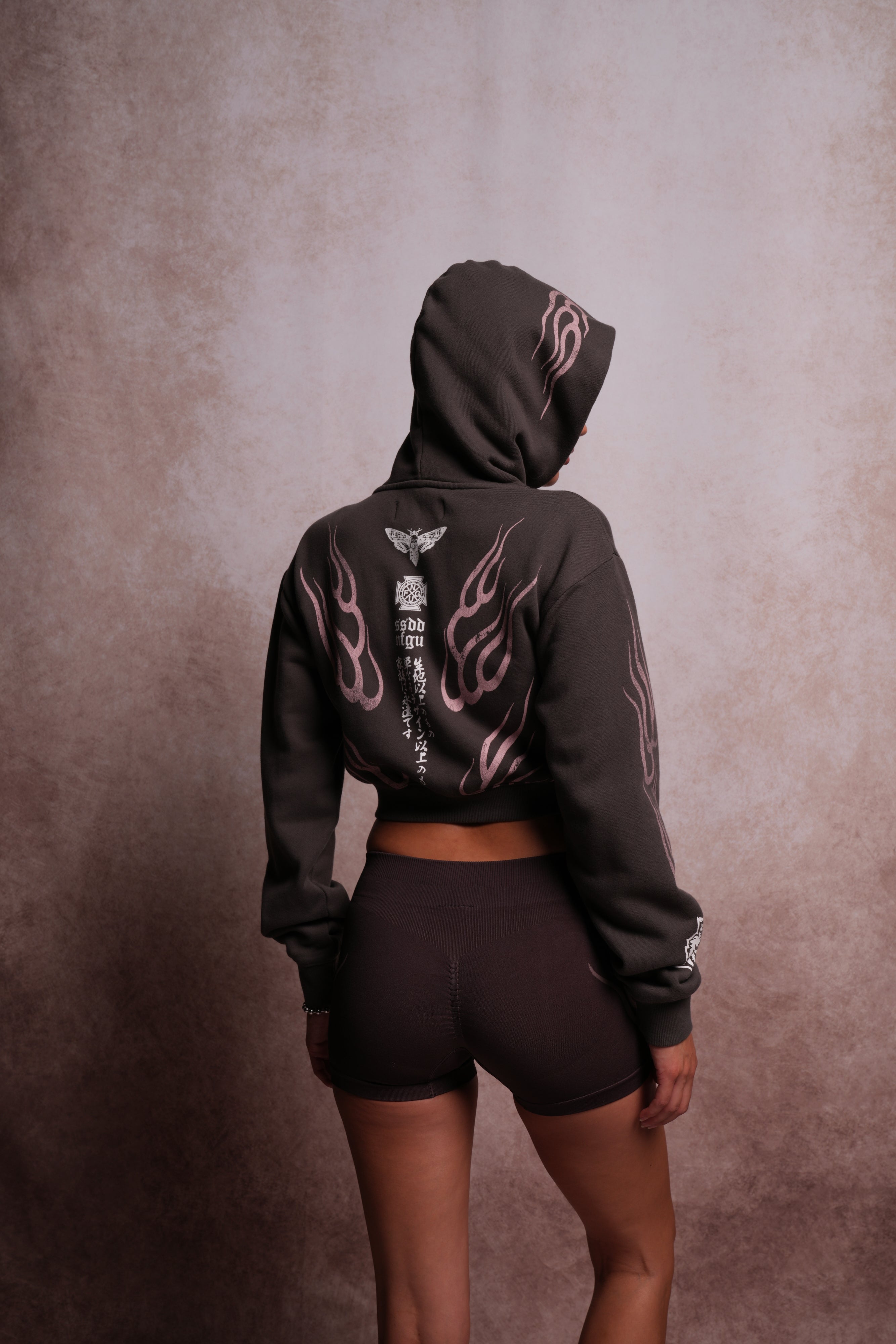 Moth Flames "Rose" Hoodie in Wolf Gray — imagem 3