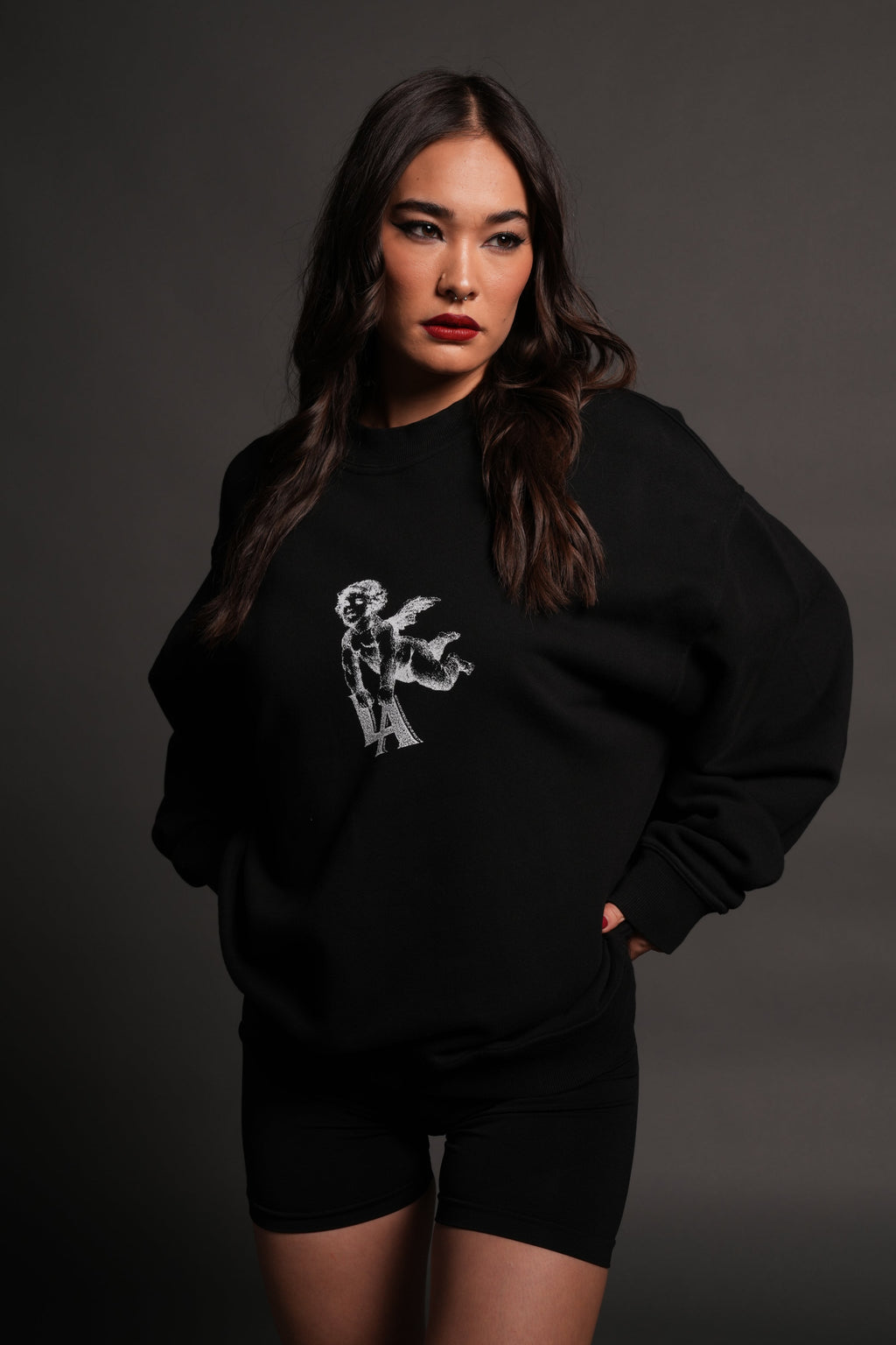 La Cherub London Crewneck in Black — imagem 13