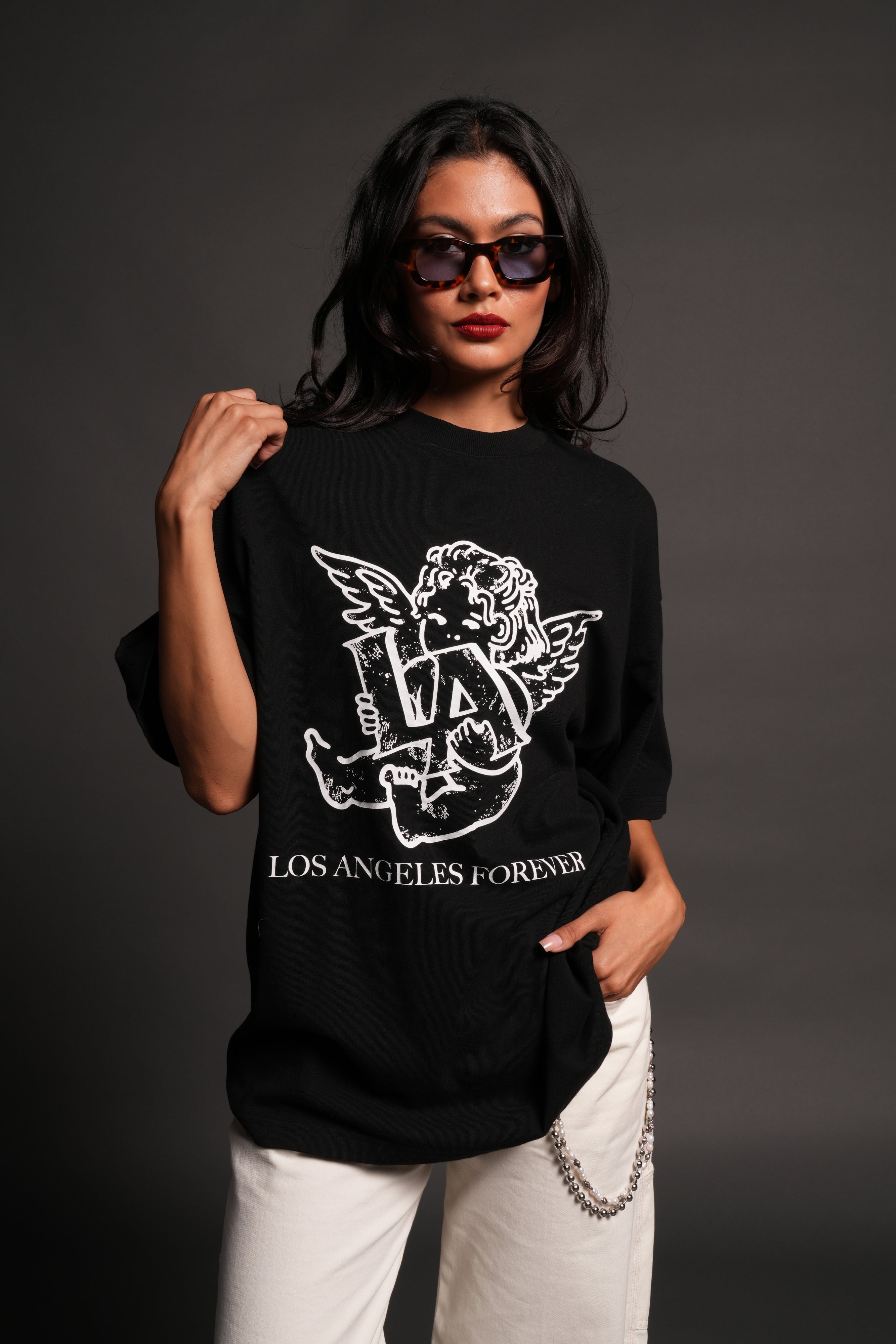 Los Cherub Premium Oversized Tee in Black — imagem 9