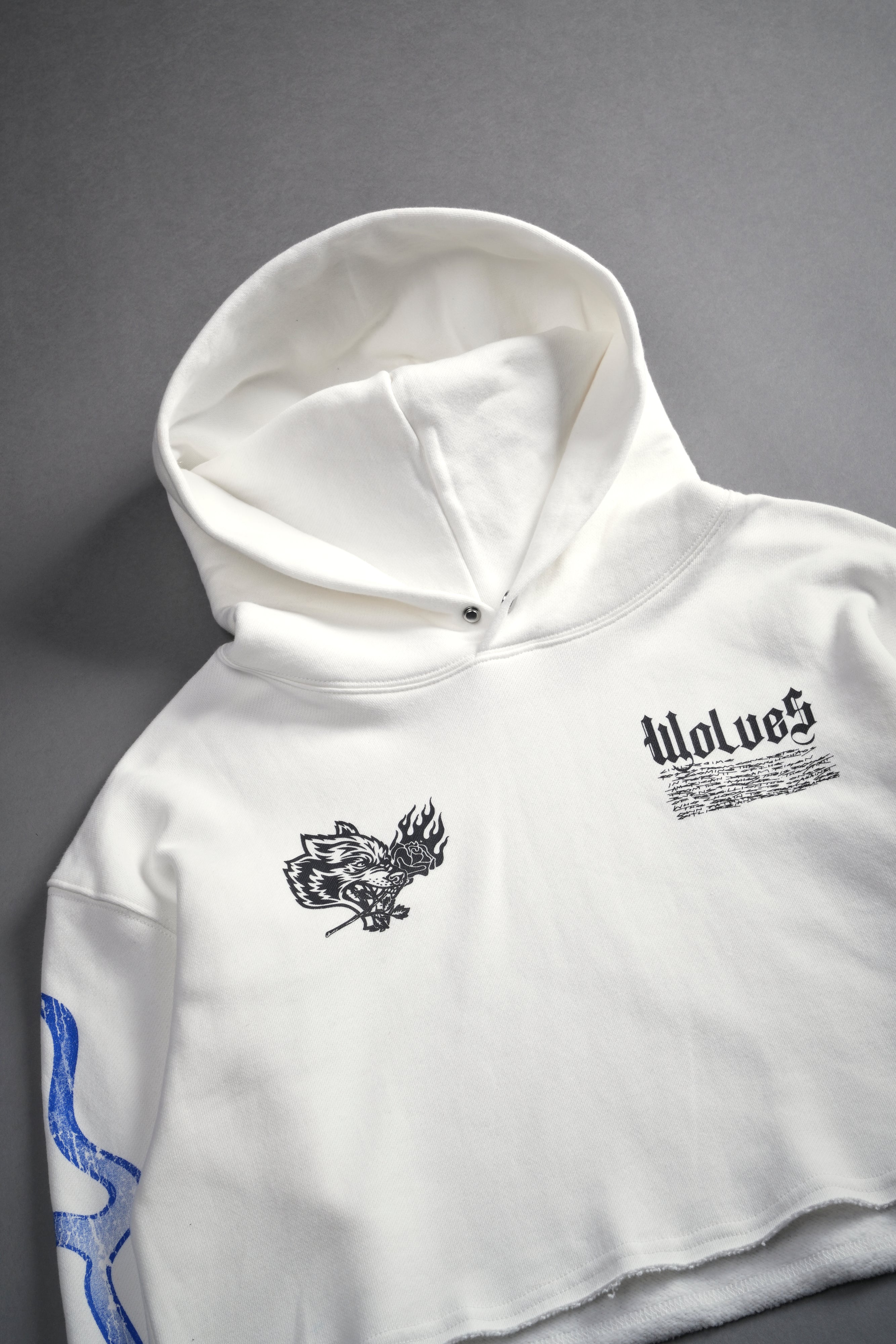 Infernal Bloom "Pierce" (Cropped) Hoodie in Cream — imagem 7