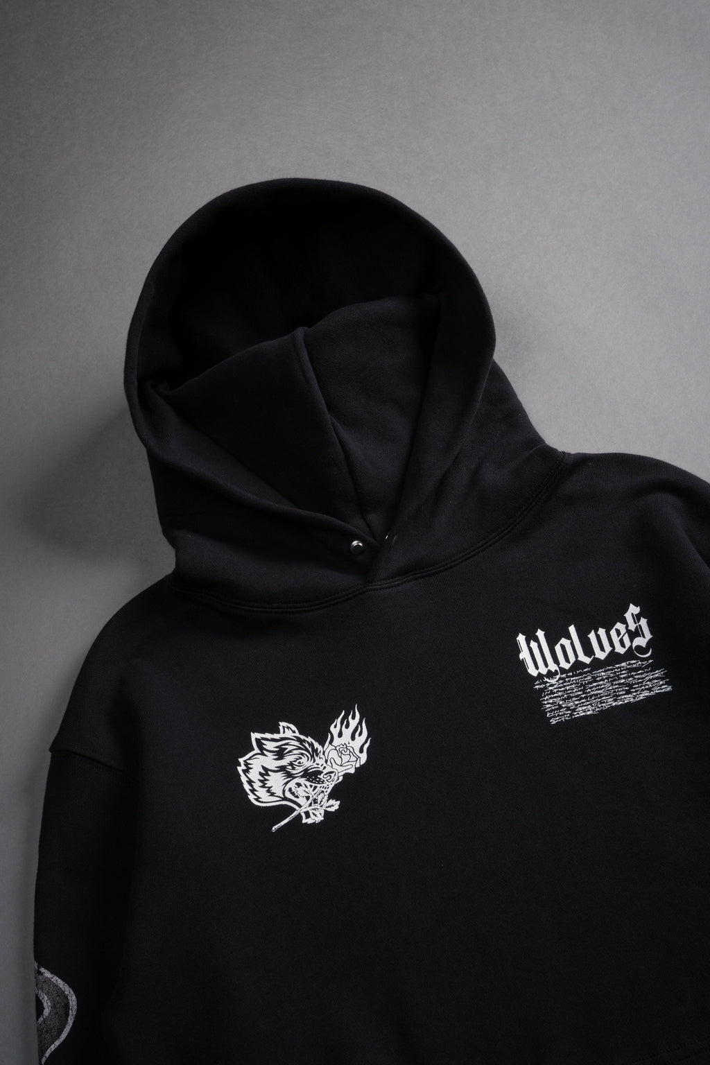 Infernal Bloom "Pierce" (Cropped) Hoodie in Black — imagem 7