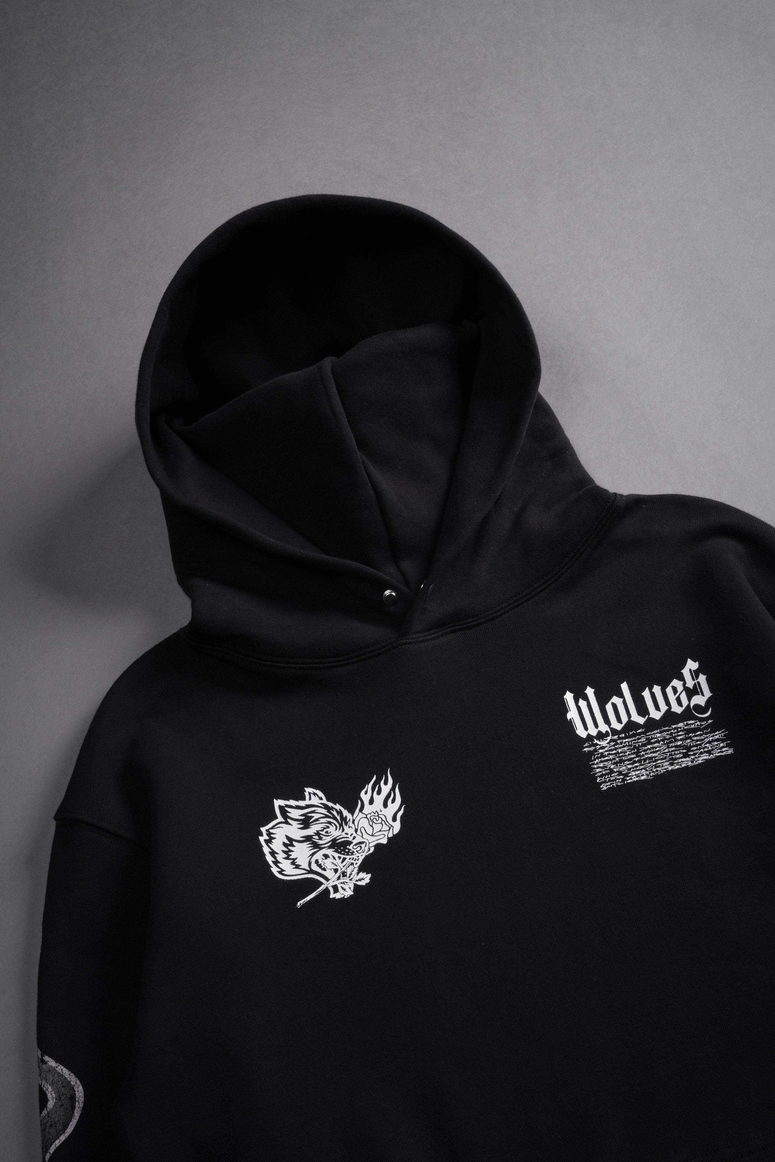 Infernal Bloom "Pierce" (Cropped) Hoodie in Black — imagem 7