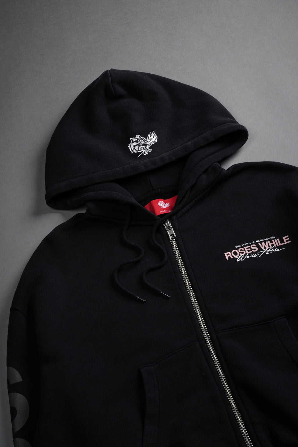 Life and Death "Chambers" (Cropped) Zip Hoodie in Black — imagem 7
