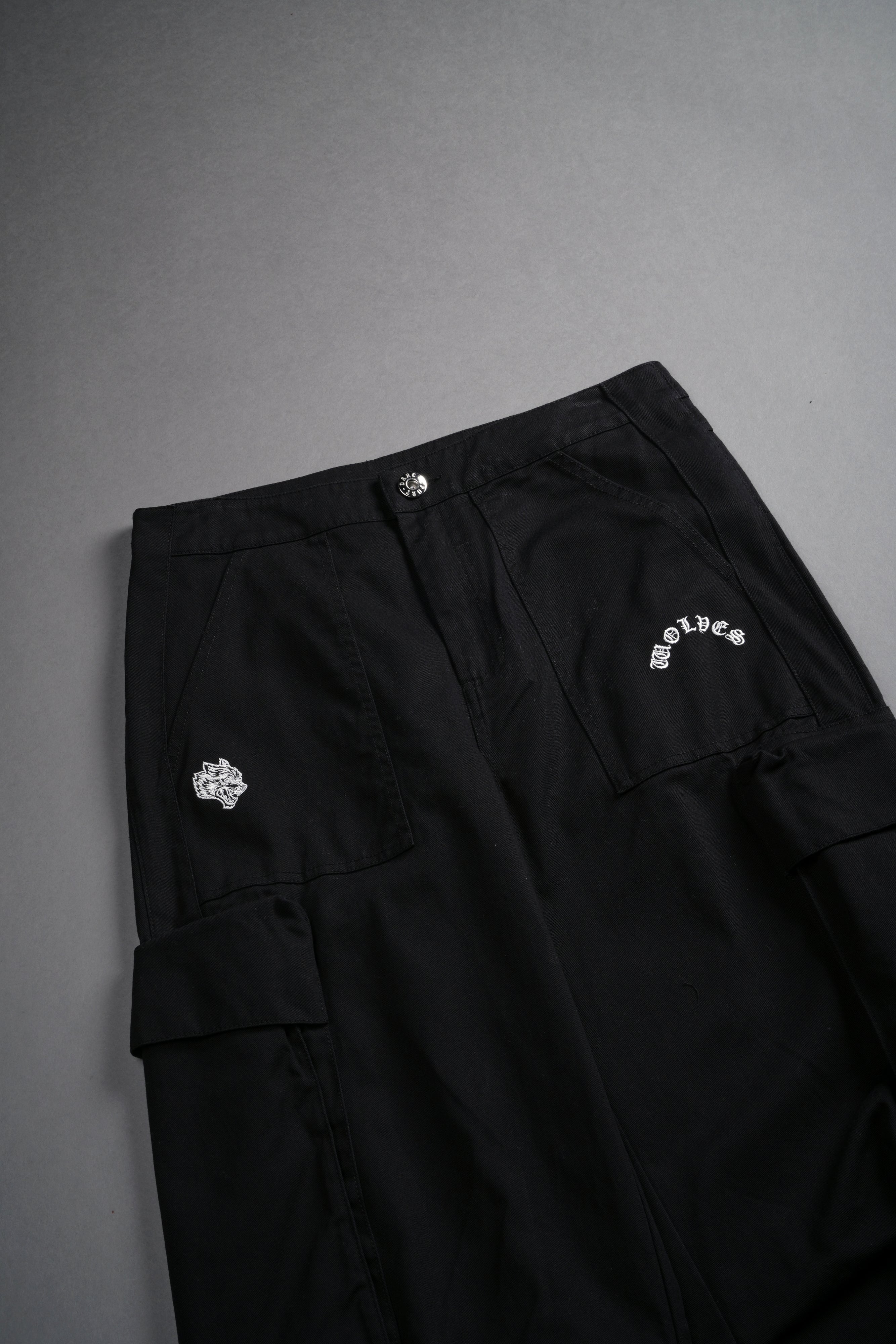 Wolf Chopper She Parachute Pants in Black — imagem 7