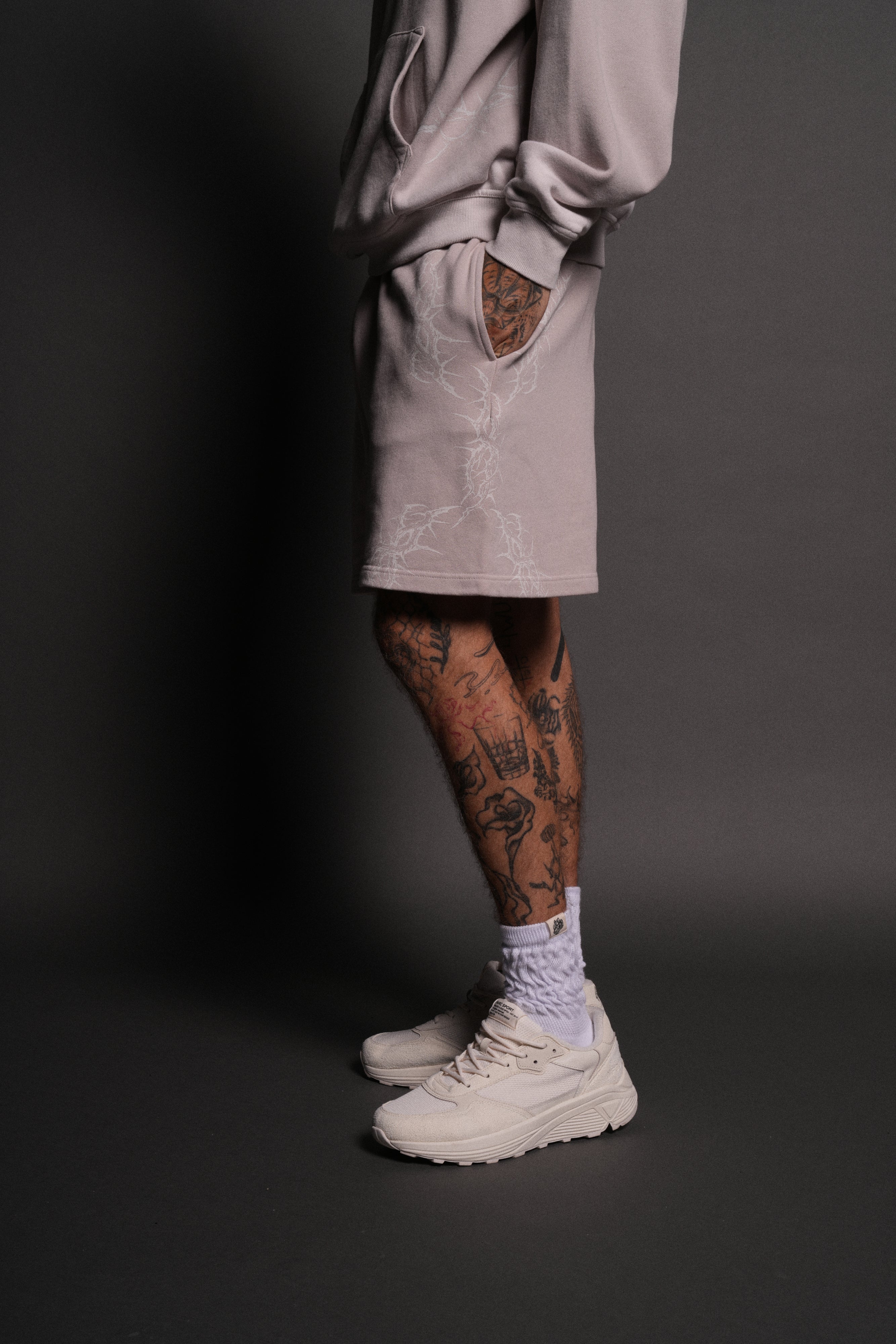 Thorns Post Lounge Sweat Shorts in Clay — imagem 4