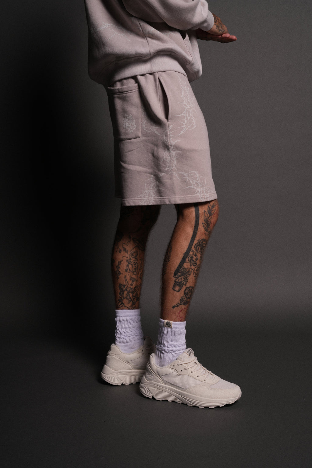 Thorns Post Lounge Sweat Shorts in Clay — imagem 5