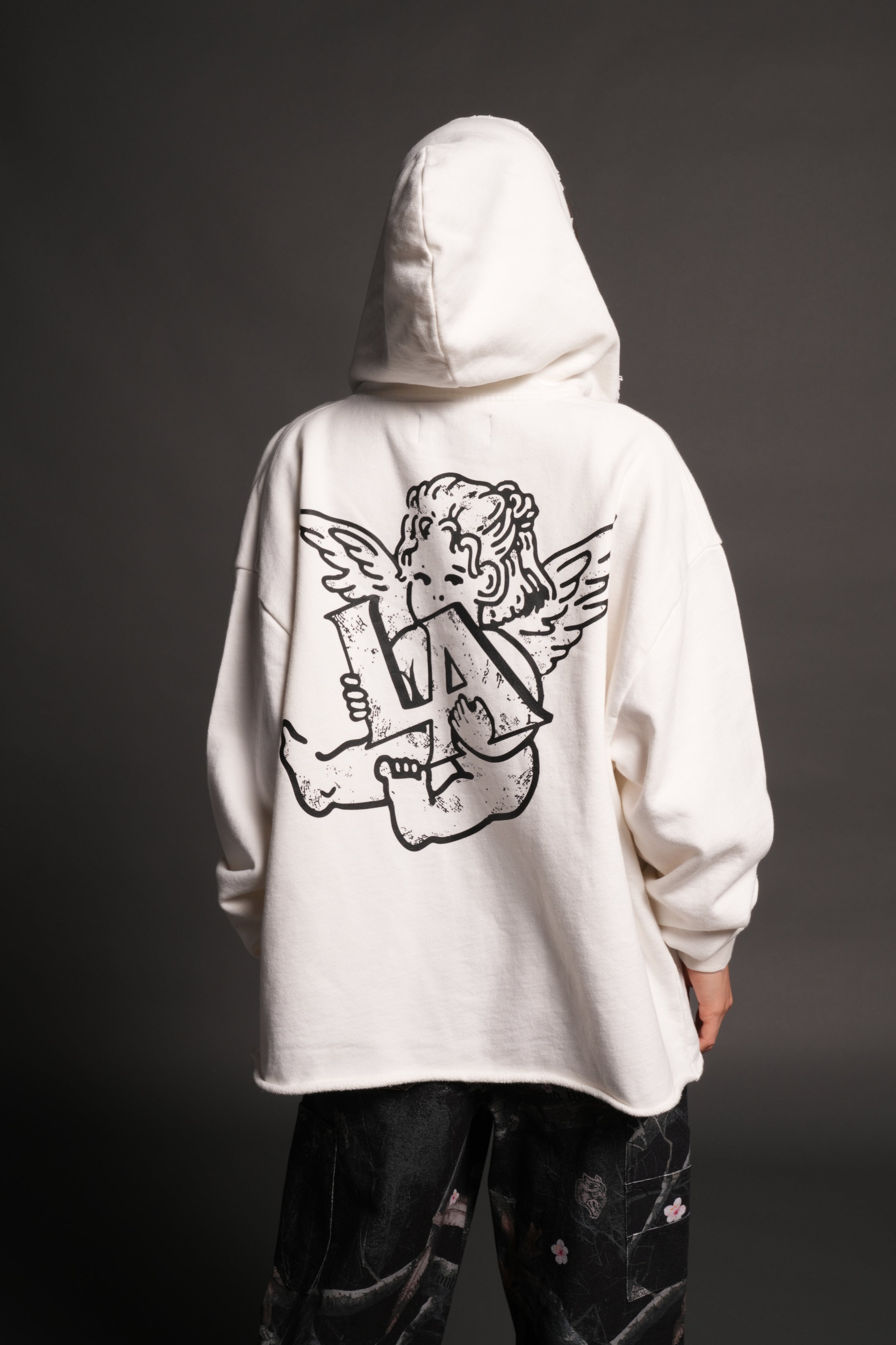 Los Cherub Distressed Grunge Mid Length Raw Hem Zip Hoodie in Cream — imagem 10