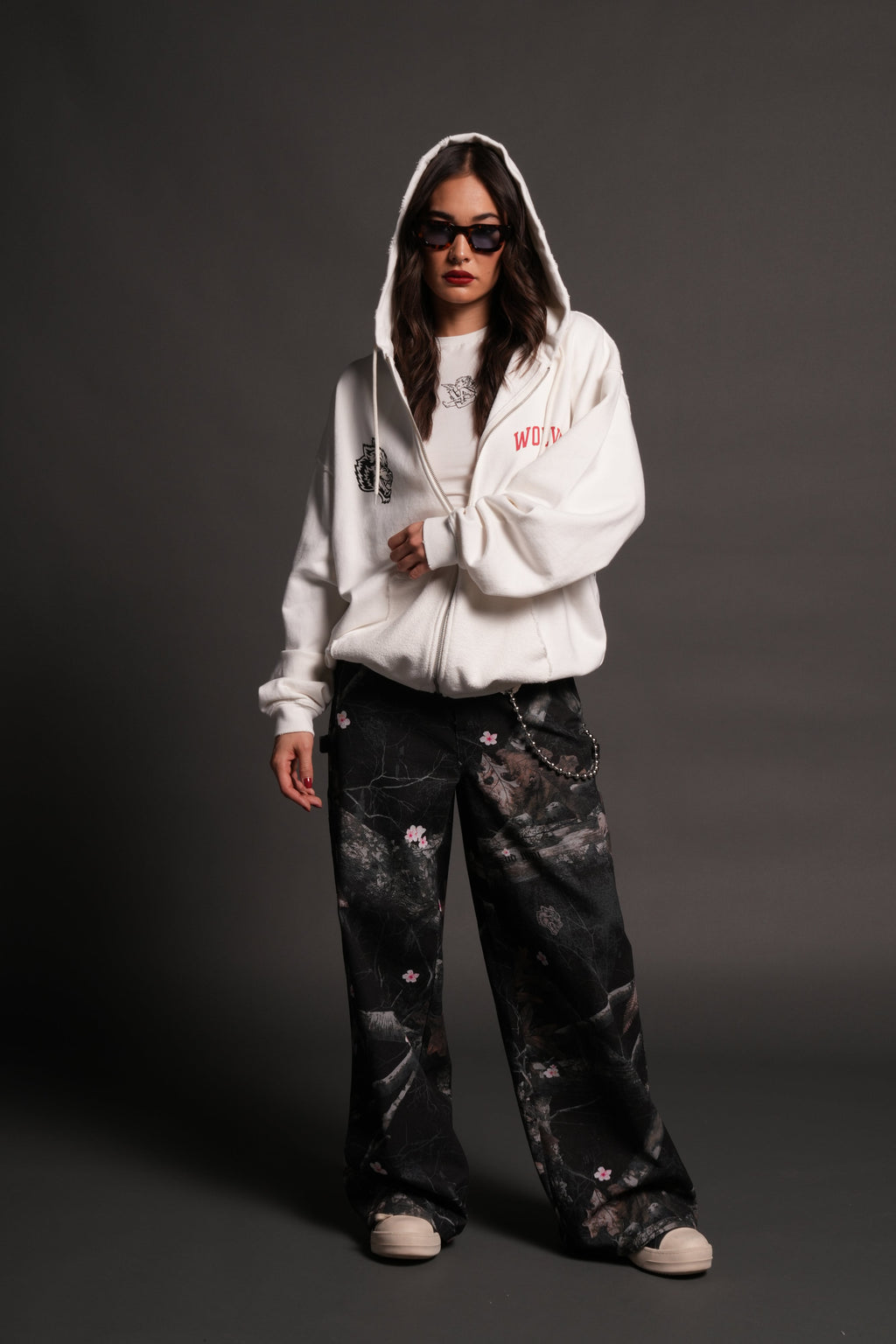La Ca Frvr Grunge Moatis Zip Hoodie in Cream — imagem 10