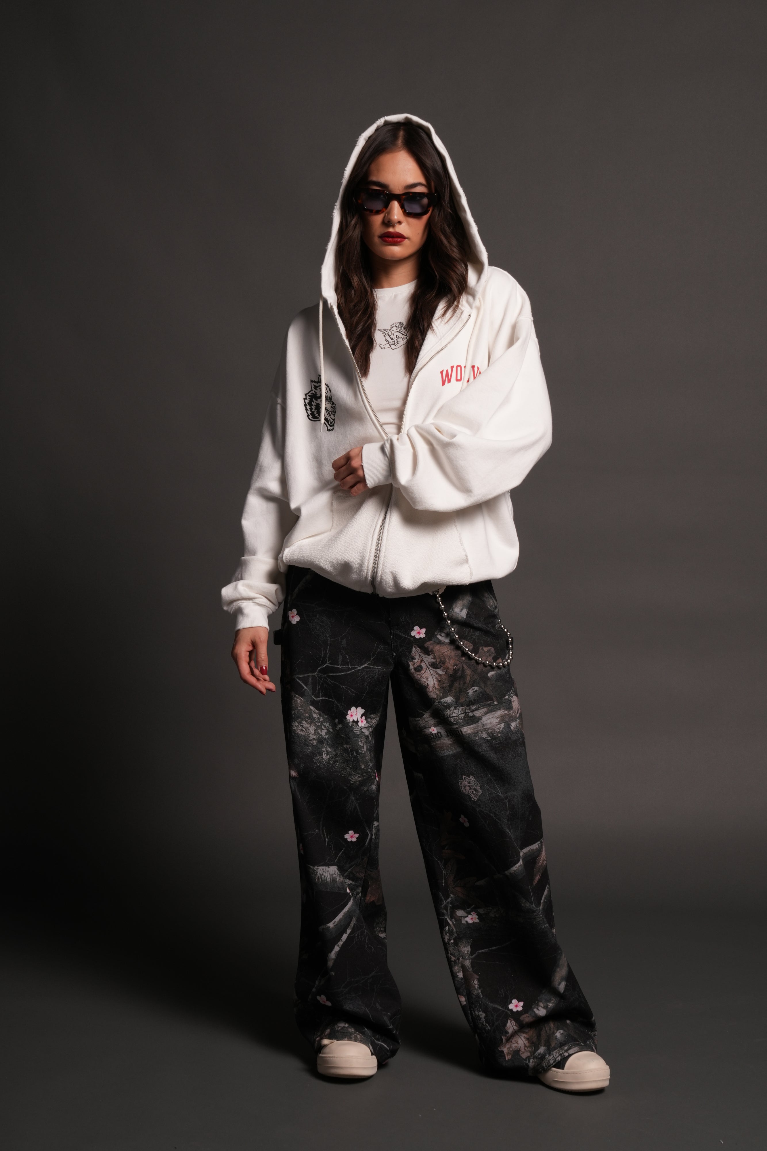 La Ca Frvr Grunge Moatis Zip Hoodie in Cream — imagem 10