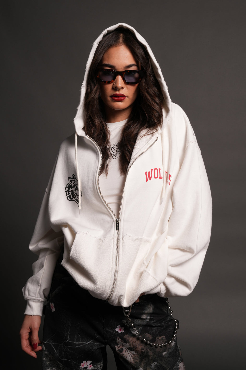 La Ca Frvr Grunge Moatis Zip Hoodie in Cream — imagem 8