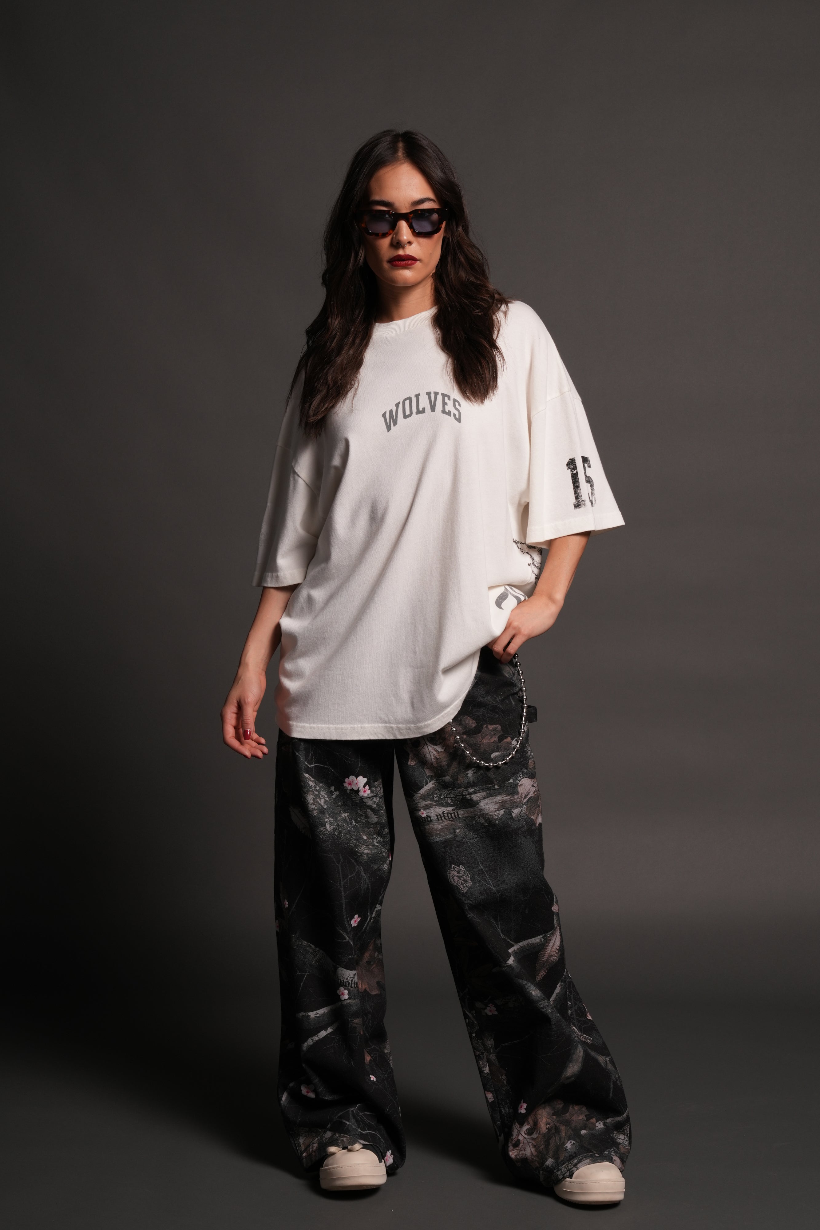 La Ca Frvr Premium Oversized Tee in Cream — imagem 16