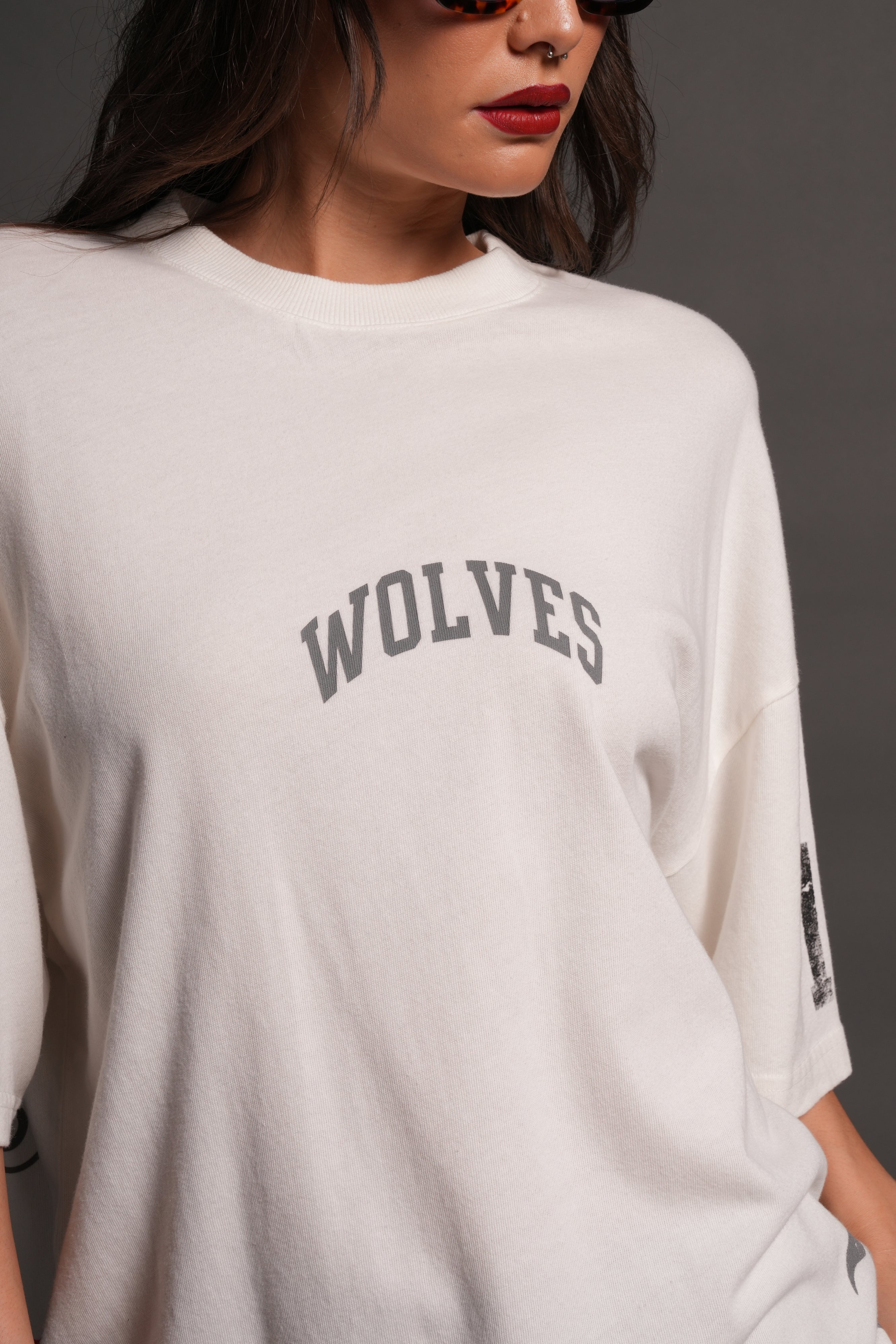 La Ca Frvr Premium Oversized Tee in Cream — imagem 18