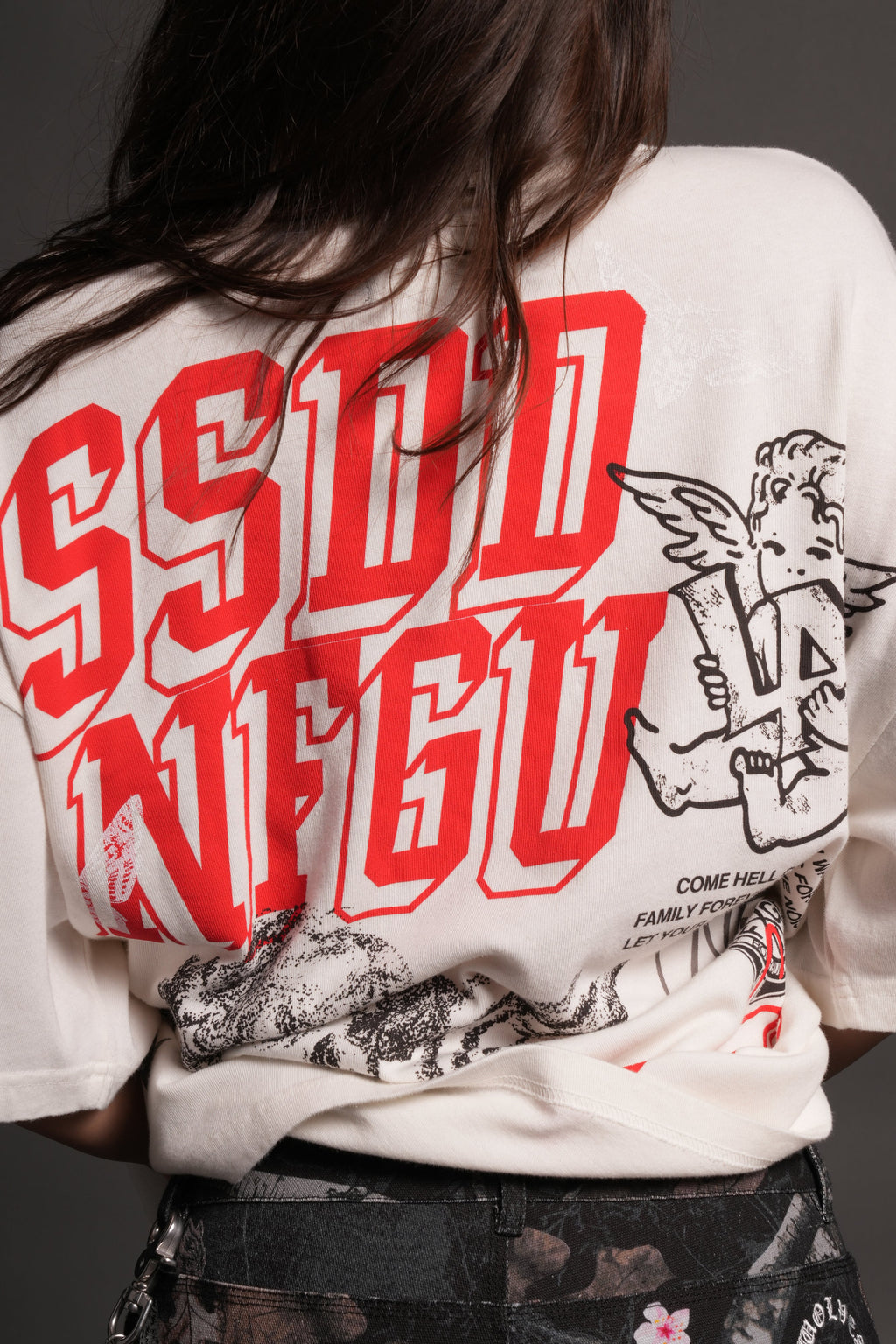 La Ca Frvr Premium Oversized Tee in Cream — imagem 19
