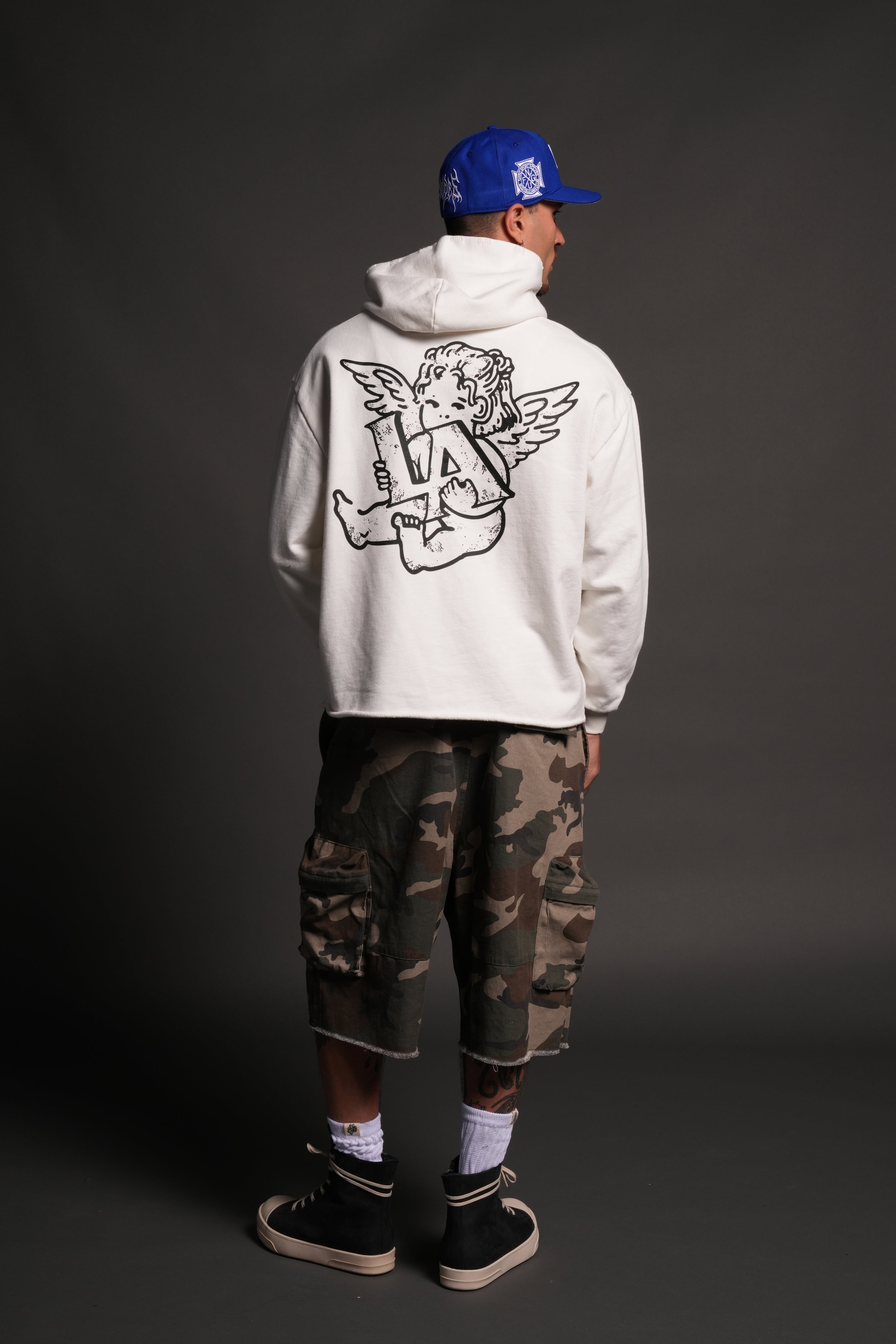 Los Cherub Distressed Grunge Mid Length Raw Hem Zip Hoodie in Cream — imagem 6