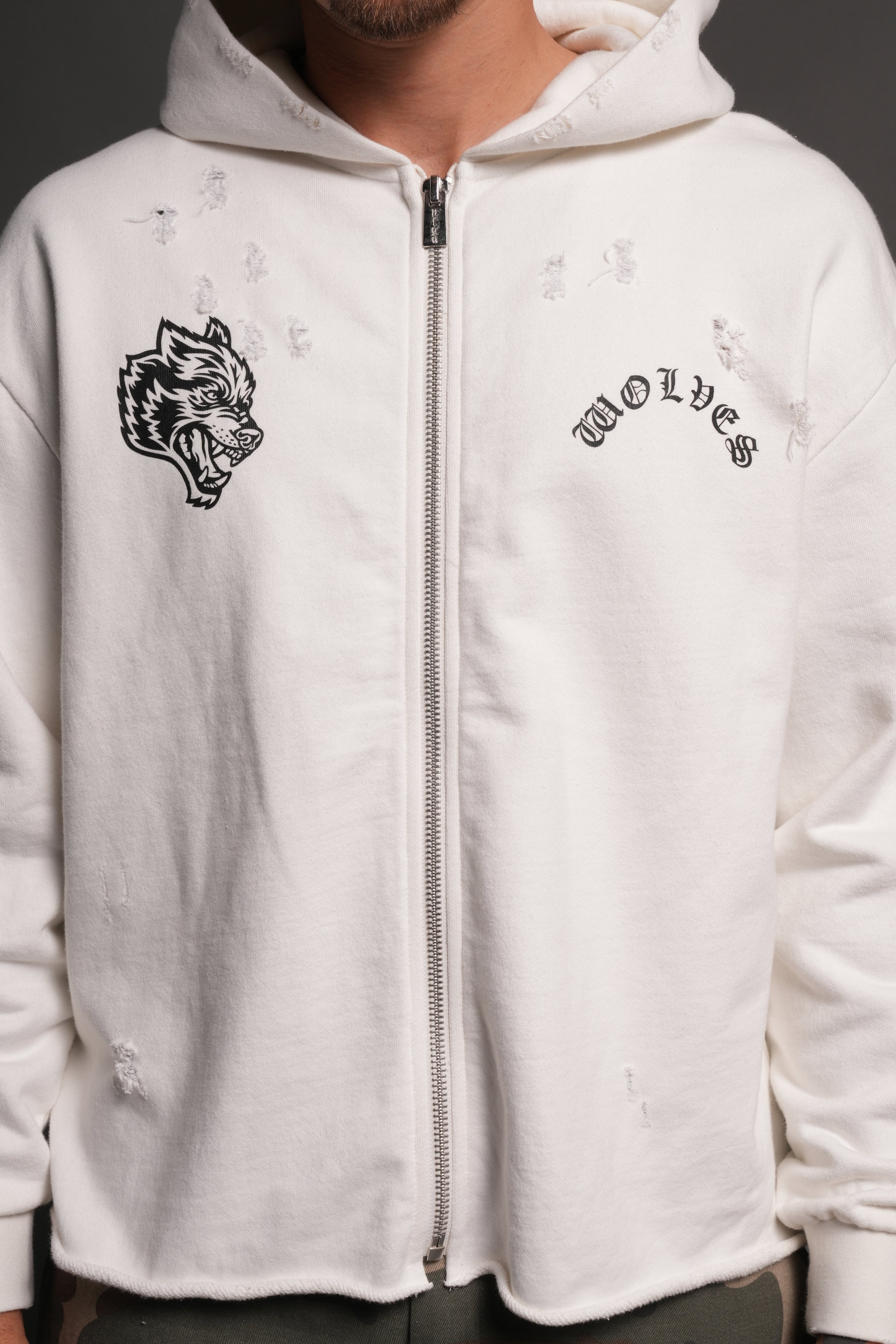 Los Cherub Distressed Grunge Mid Length Raw Hem Zip Hoodie in Cream — imagem 7