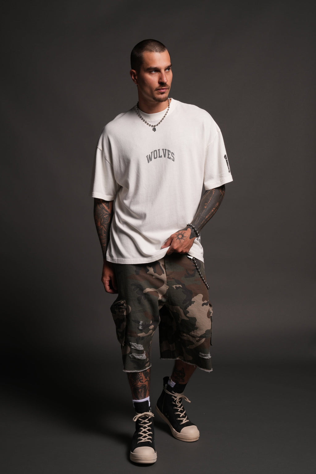 La Ca Frvr Premium Oversized Tee in Cream — imagem 5