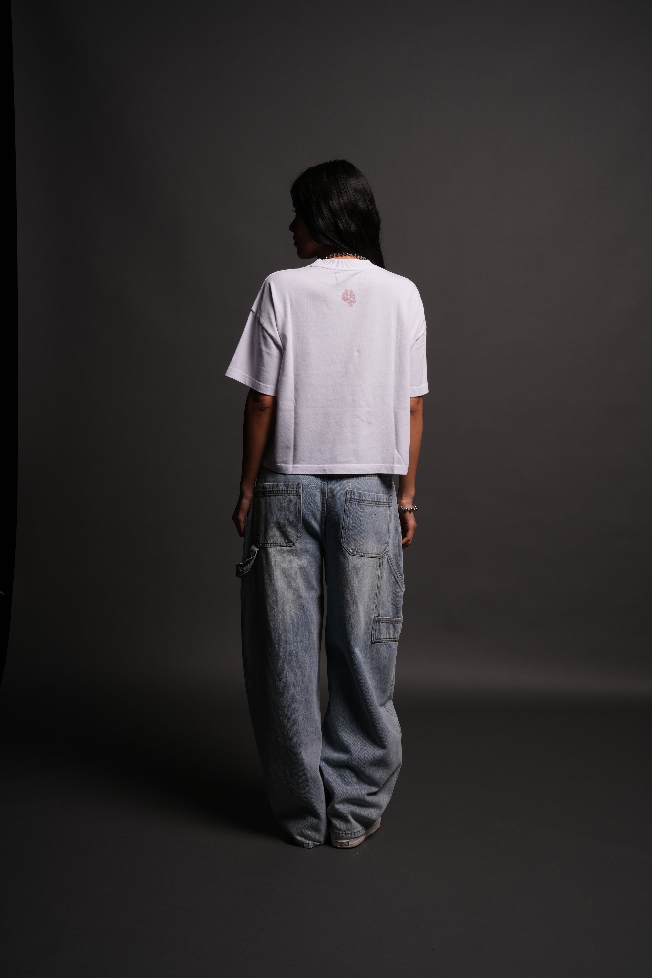 Del Amor Ultrawide "Premium" Crop Tee in White — imagem 6