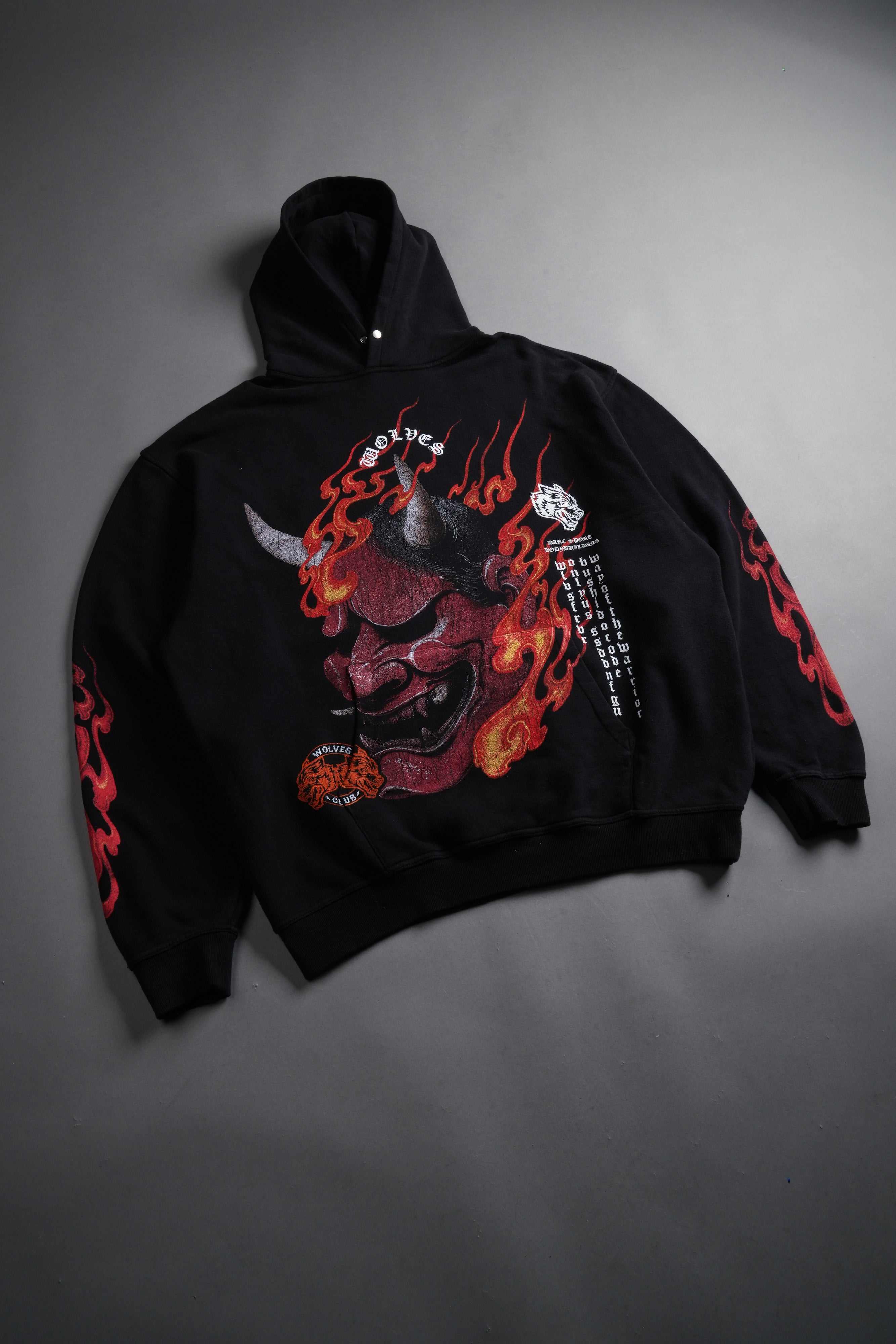 Wolves Club Oni Inferno Pierce Hoodie in Black — imagem 7