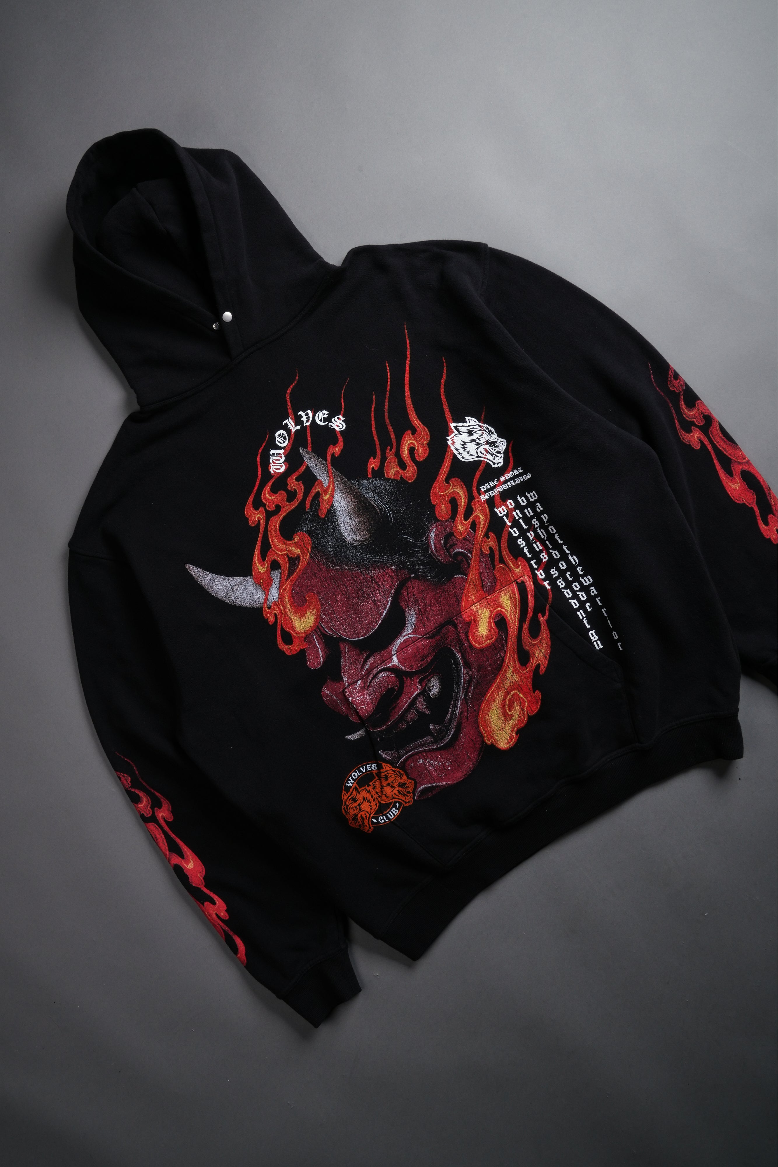 Wolves Club Oni Inferno Pierce Hoodie in Black — imagem 8