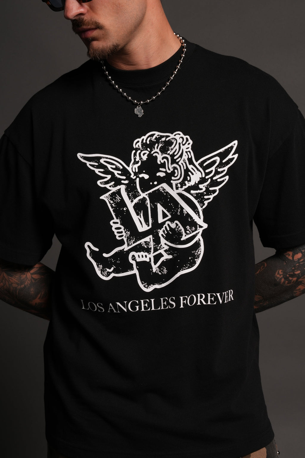 Los Cherub Premium Oversized Tee in Black — imagem 7