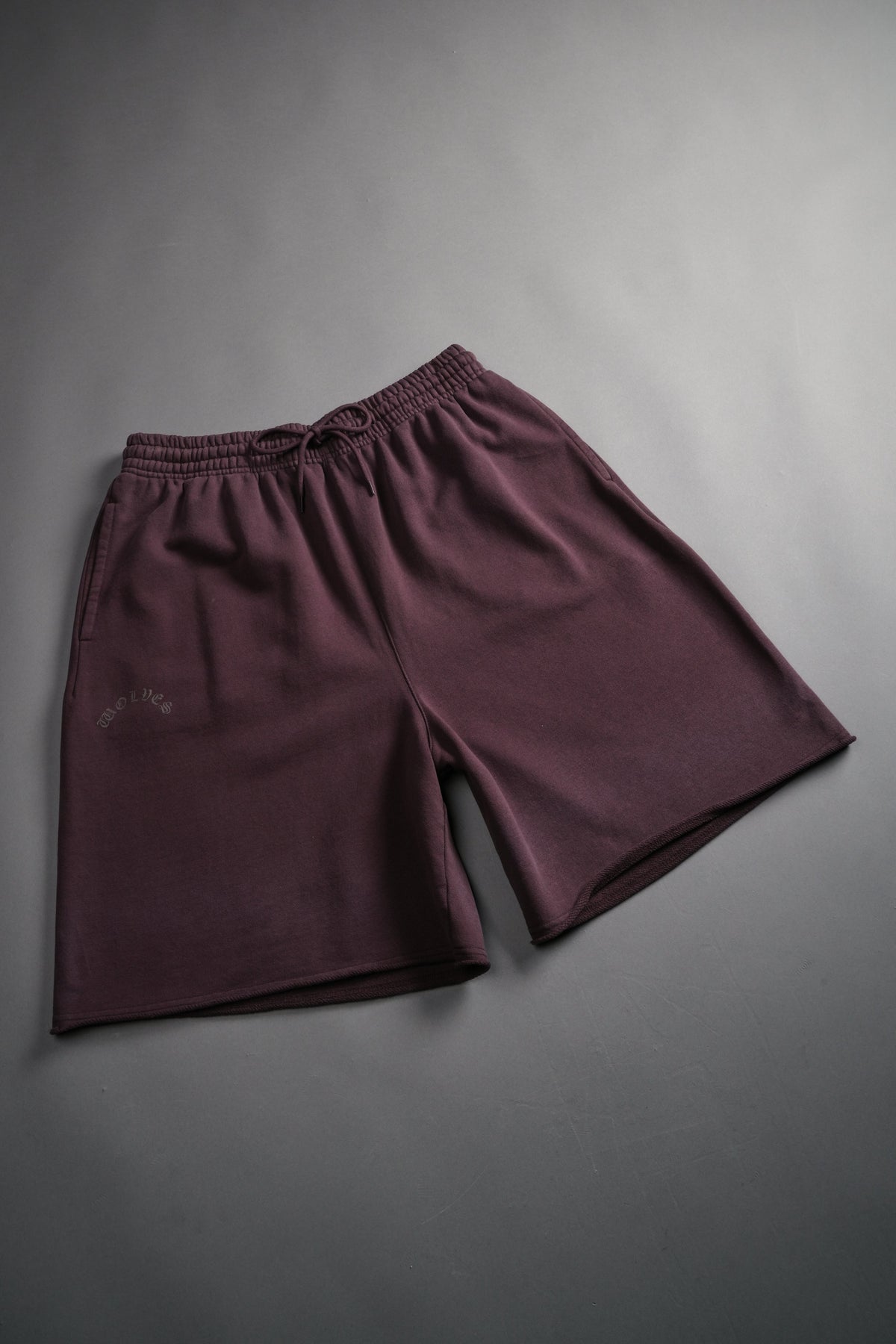 Darc Wandering Grunge Brock Sweat Shorts in Darc Garnet Drift Wash - imagem 6